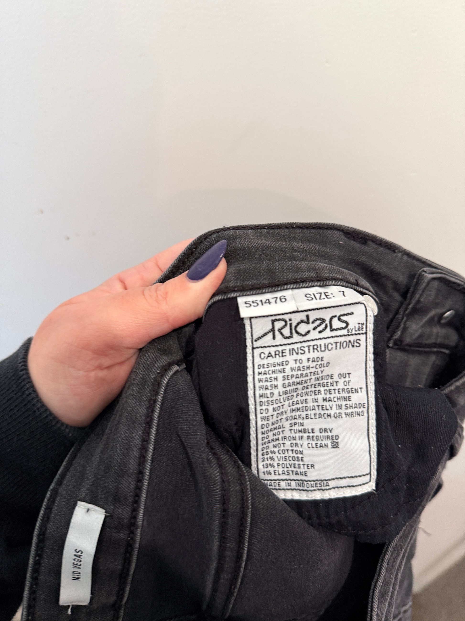 Riders by Lee Mid Vegas Black Distressed Skinny Jeans Size 7