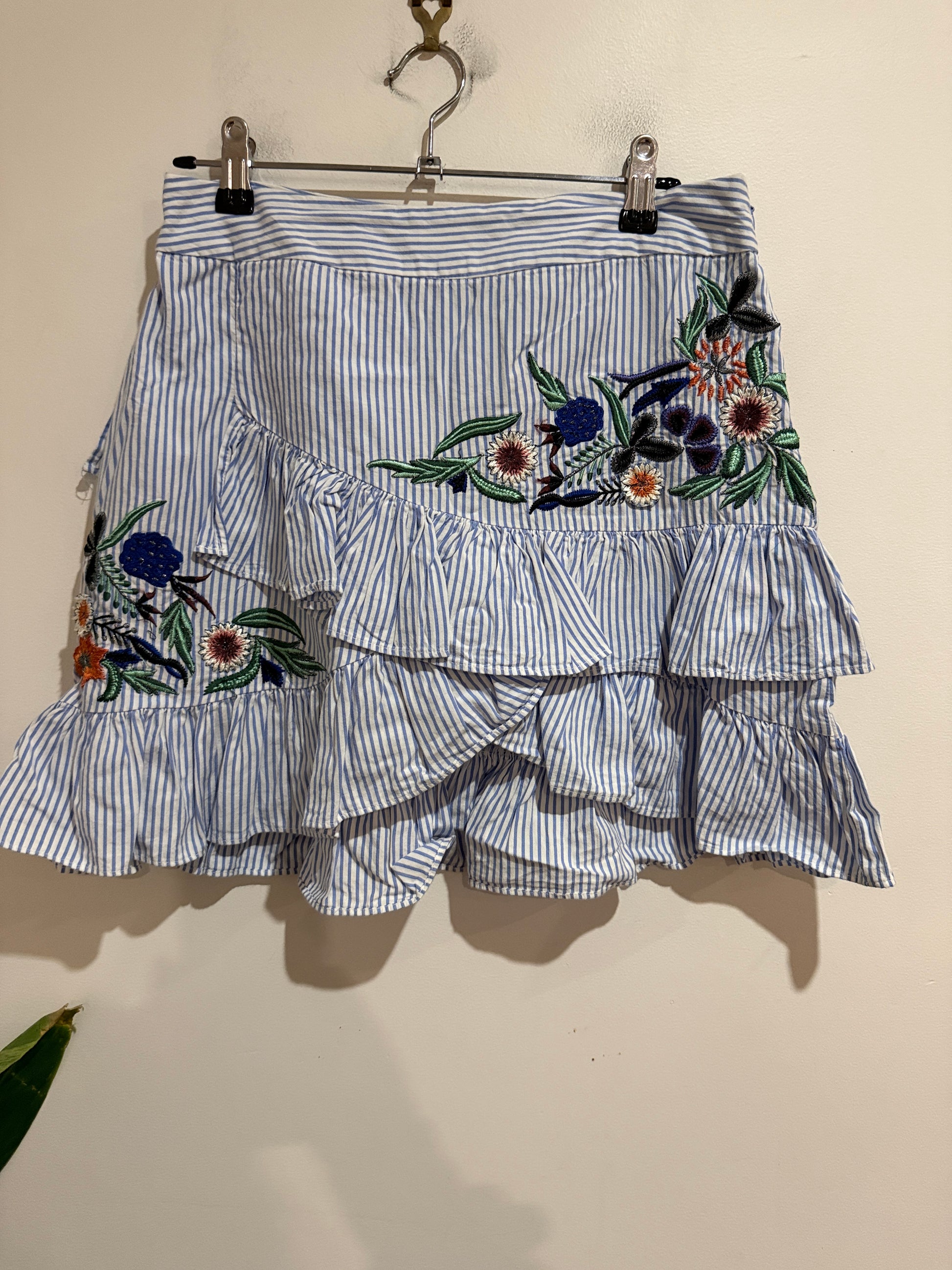 Zara Woman Blue Stripe Floral Embroidered Ruffle Mini Skirt | EUR S