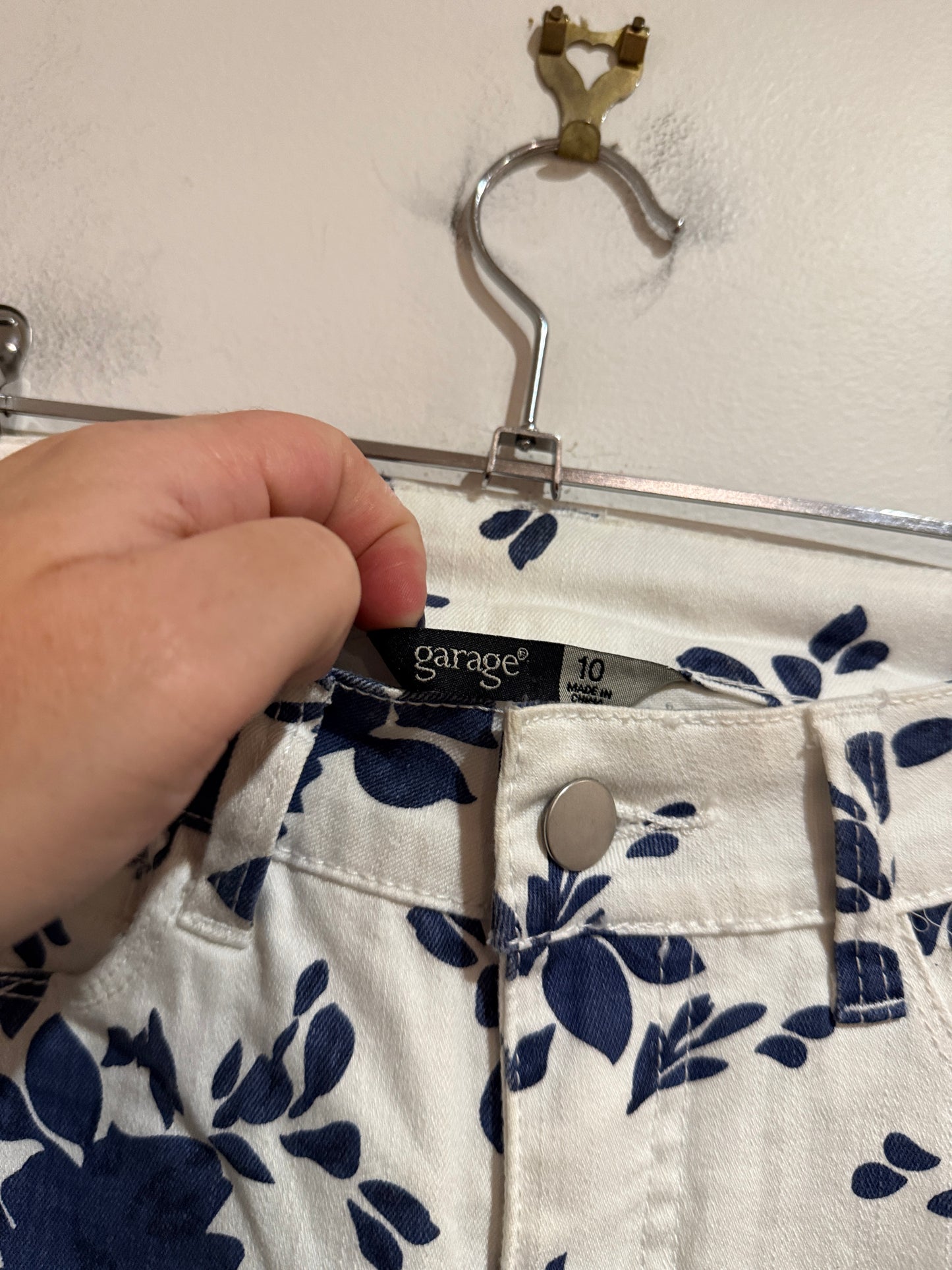 Garage White Floral Print Skinny Jeans | Size 10