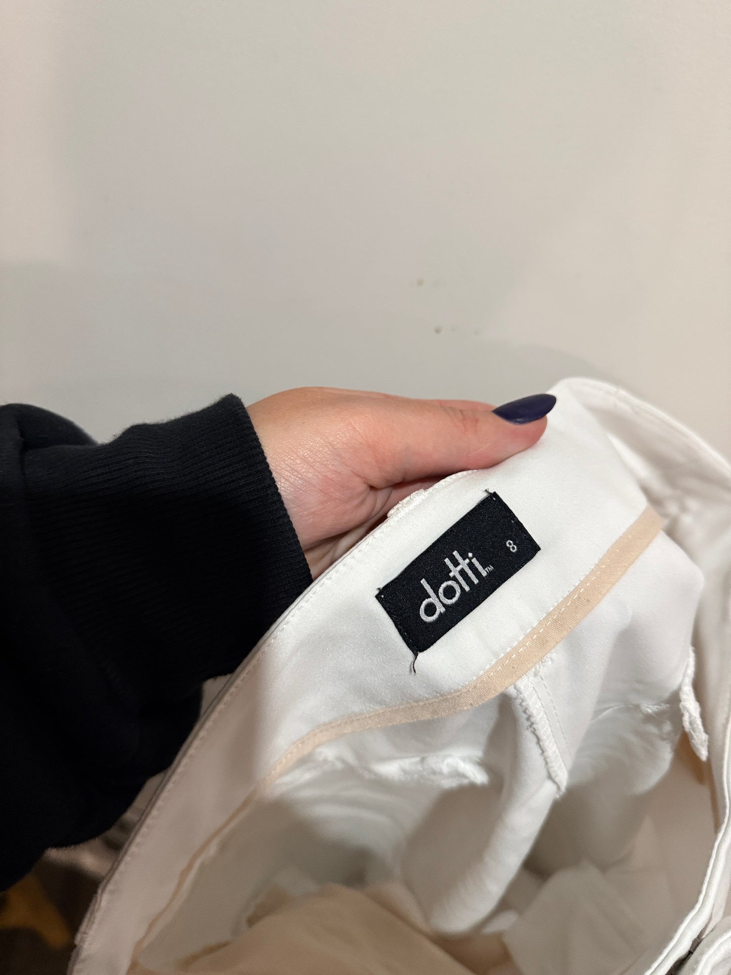 Dotti White Tailored Shorts | Size 8