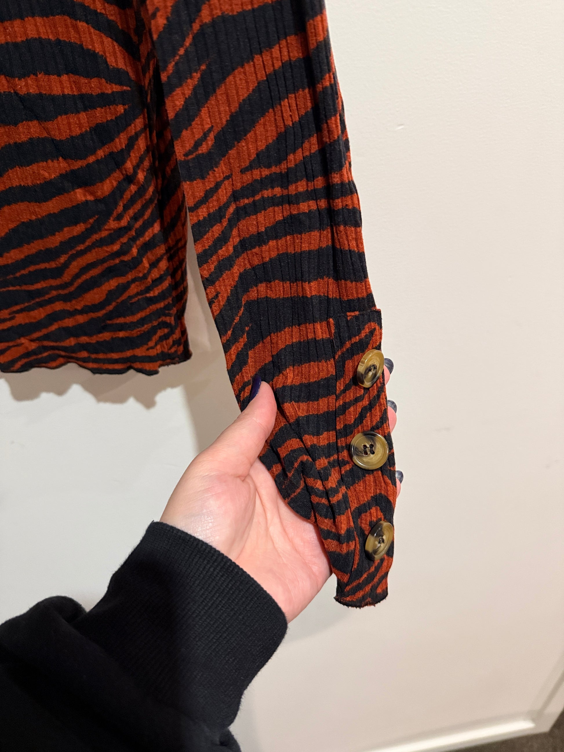 Spirit Tiger Print Crinkle Top | Size 12