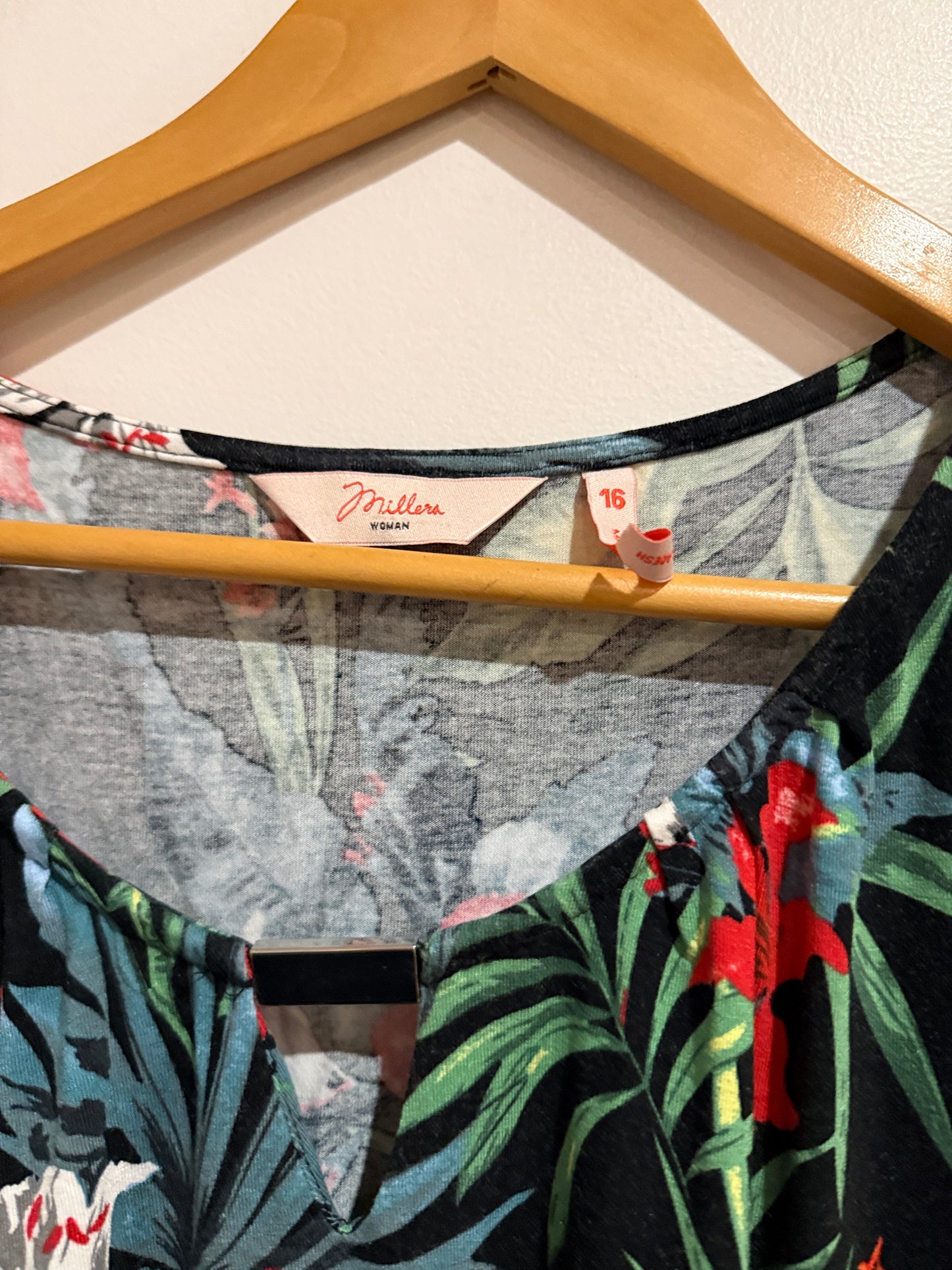 Millers Tropical Print V-Neck Top - Size 18