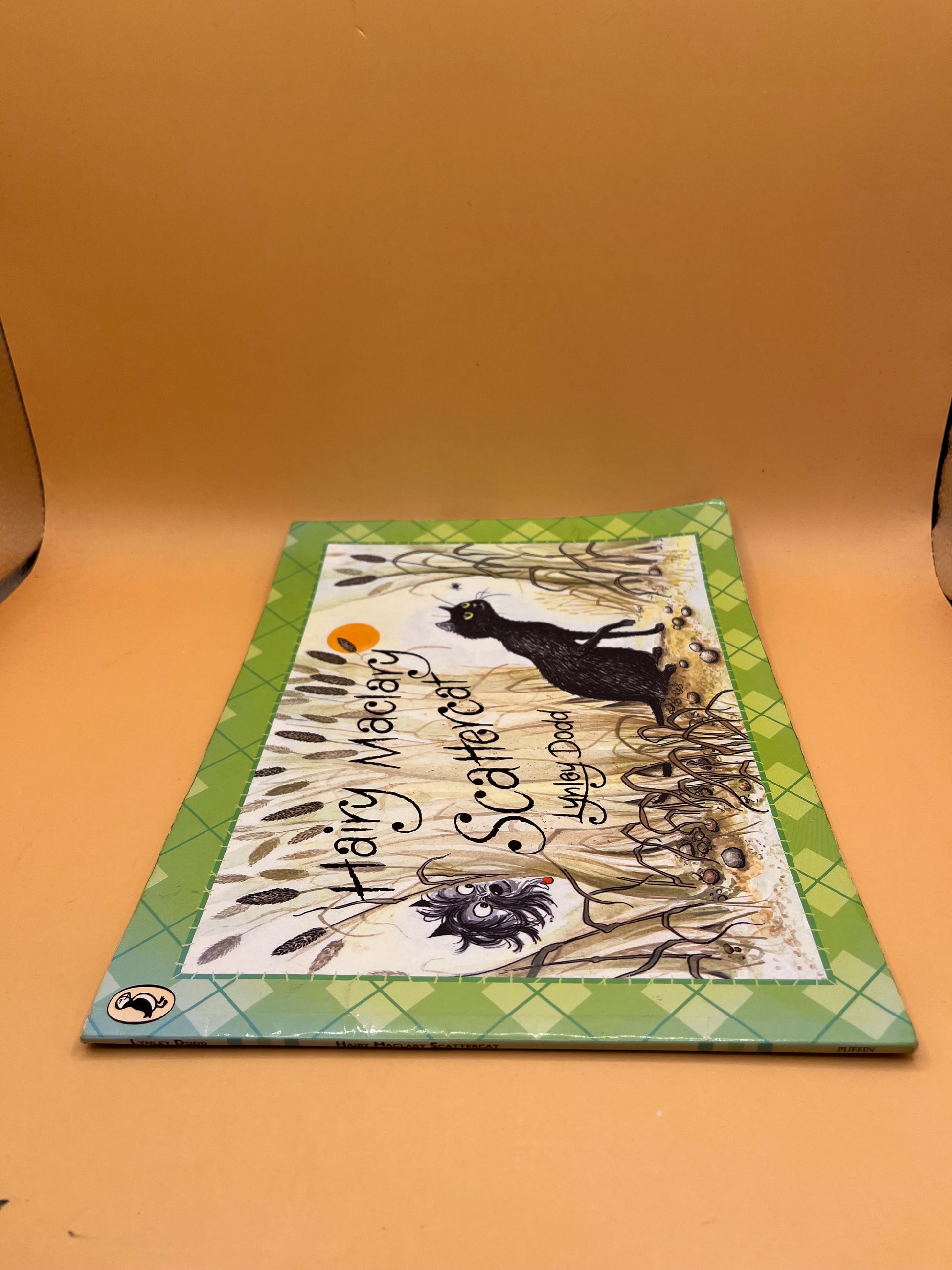 Hairy Maclary Scattercat by New Zealand author Lynley Dodd.
