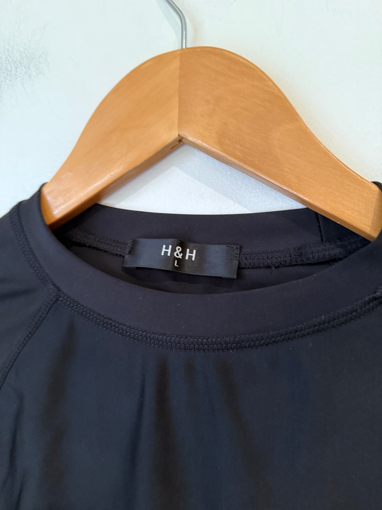 H&H Black Long Sleeve Rash Guard - Size L