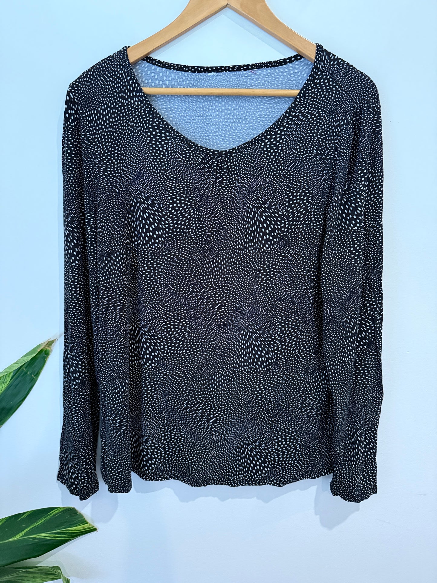 Unbranded Black Speckled Print V-Neck Top