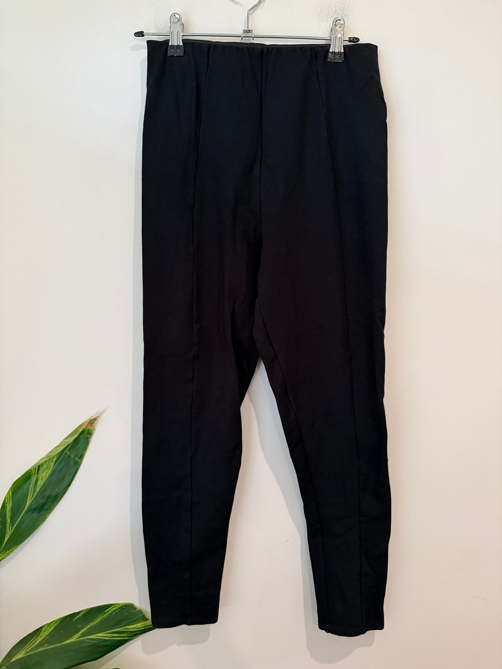 Glassons Black Tapered Pants - Size 8