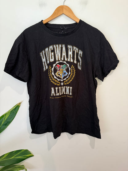 Harry Potter Hogwarts Alumni Black Graphic Tee - Size S