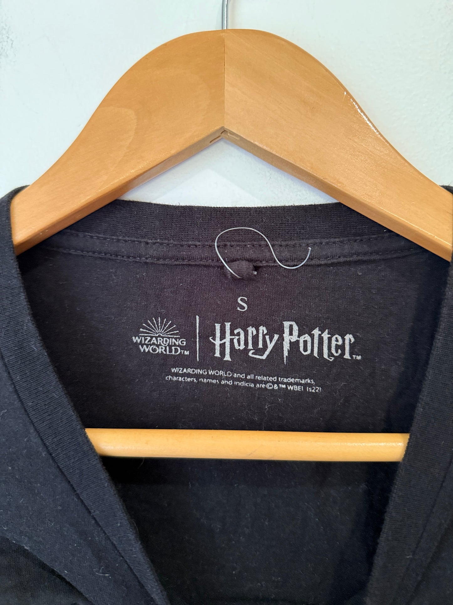 Harry Potter Hogwarts Alumni Black Graphic Tee - Size S