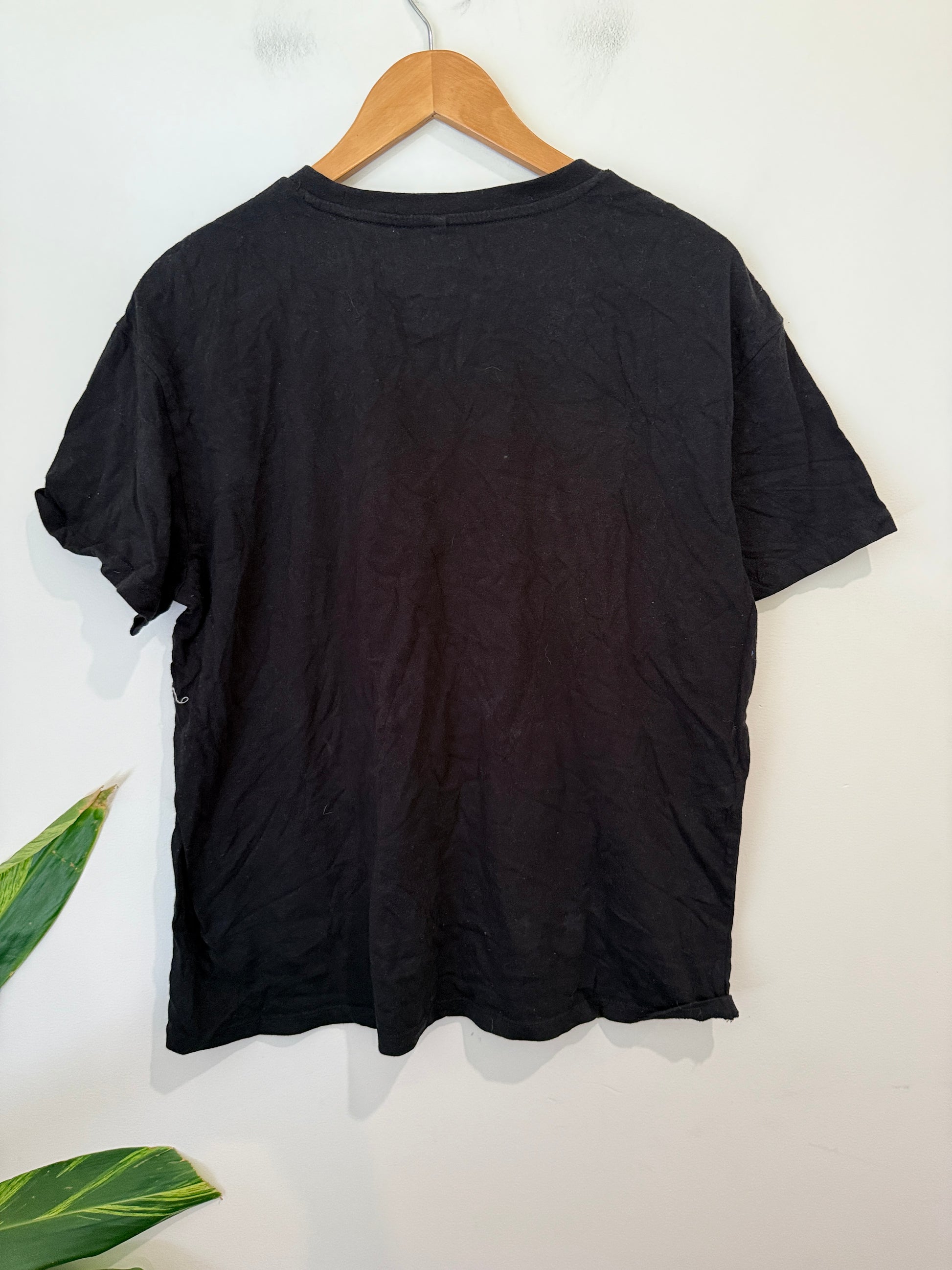 Harry Potter Hogwarts Alumni Black Graphic Tee - Size S