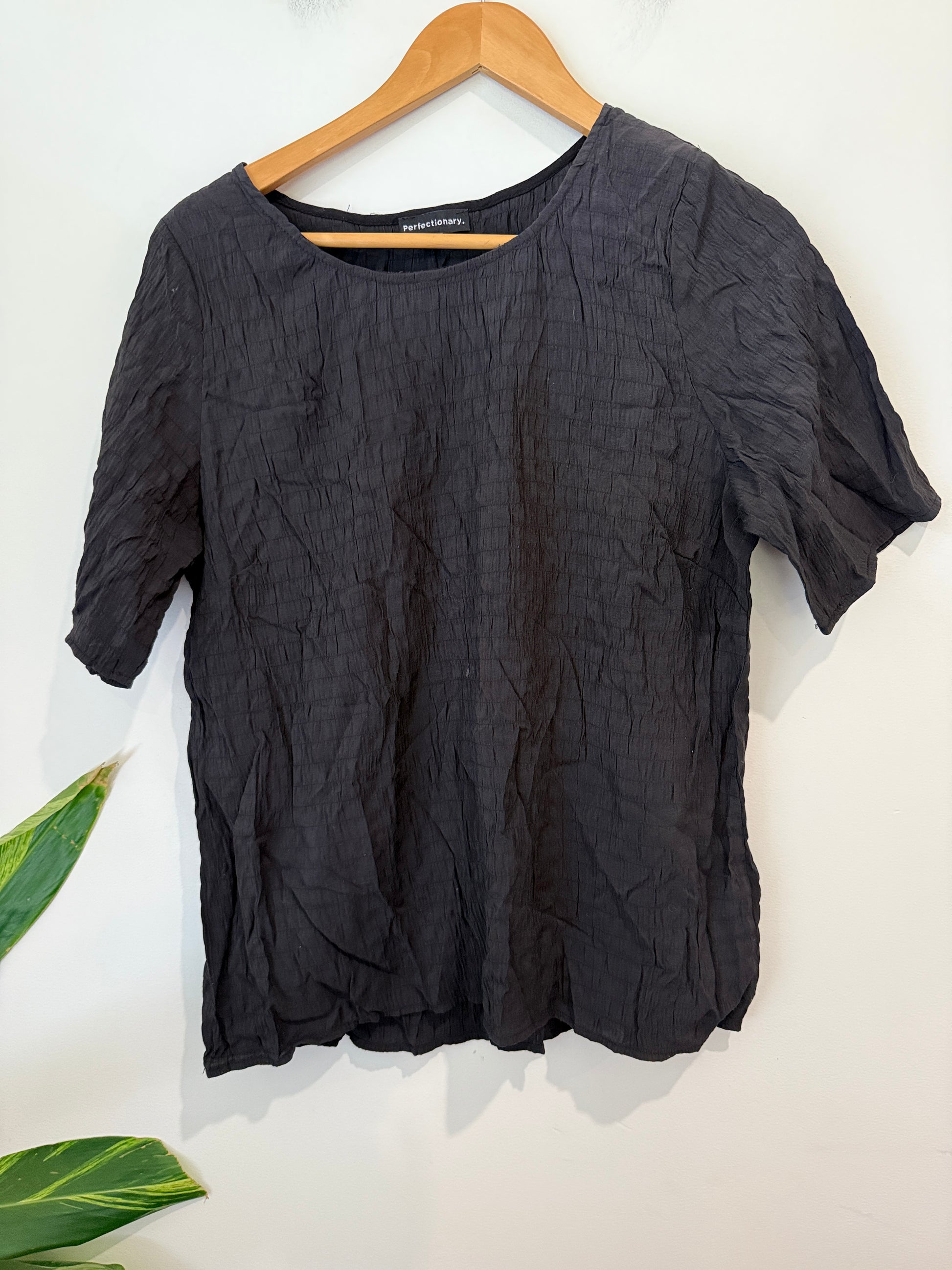 Perfectionary Black Crinkle Texture Top - Size 12