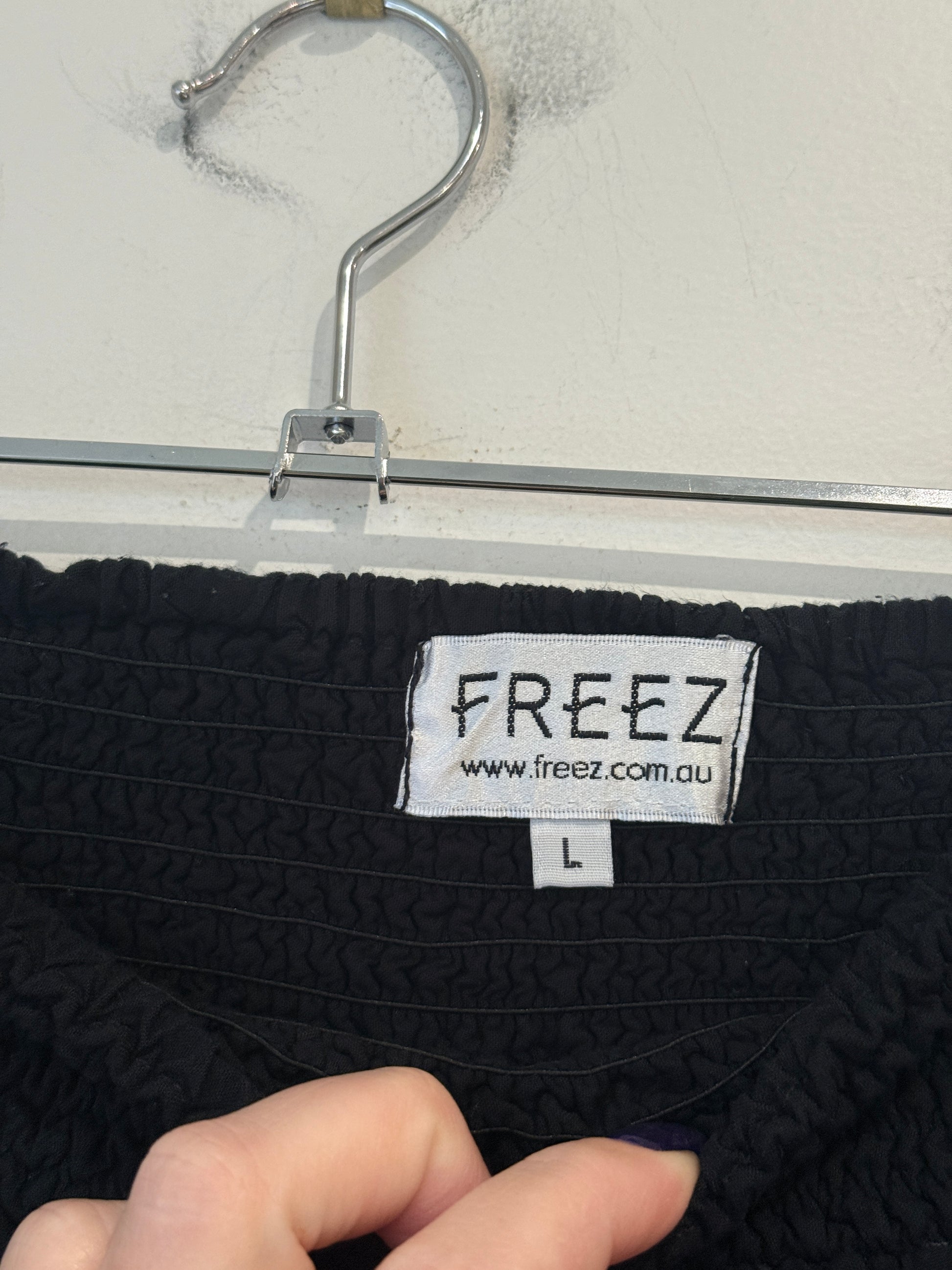 FREEZ Black Shirred Skirt/Pant Size L