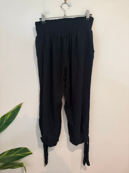 FREEZ Black Shirred Skirt/Pant Size L
