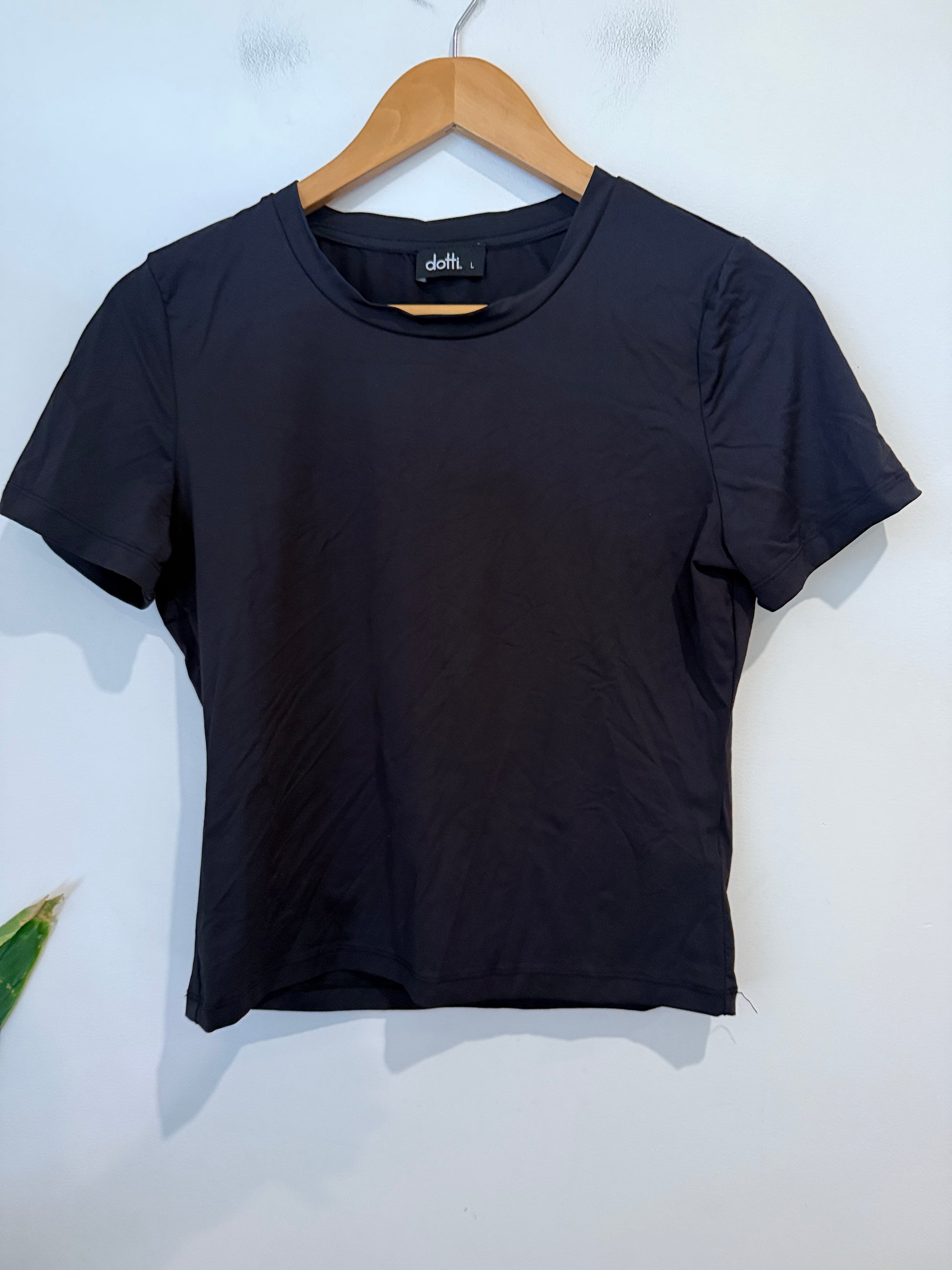 Dotti Black Fitted Tee Size L