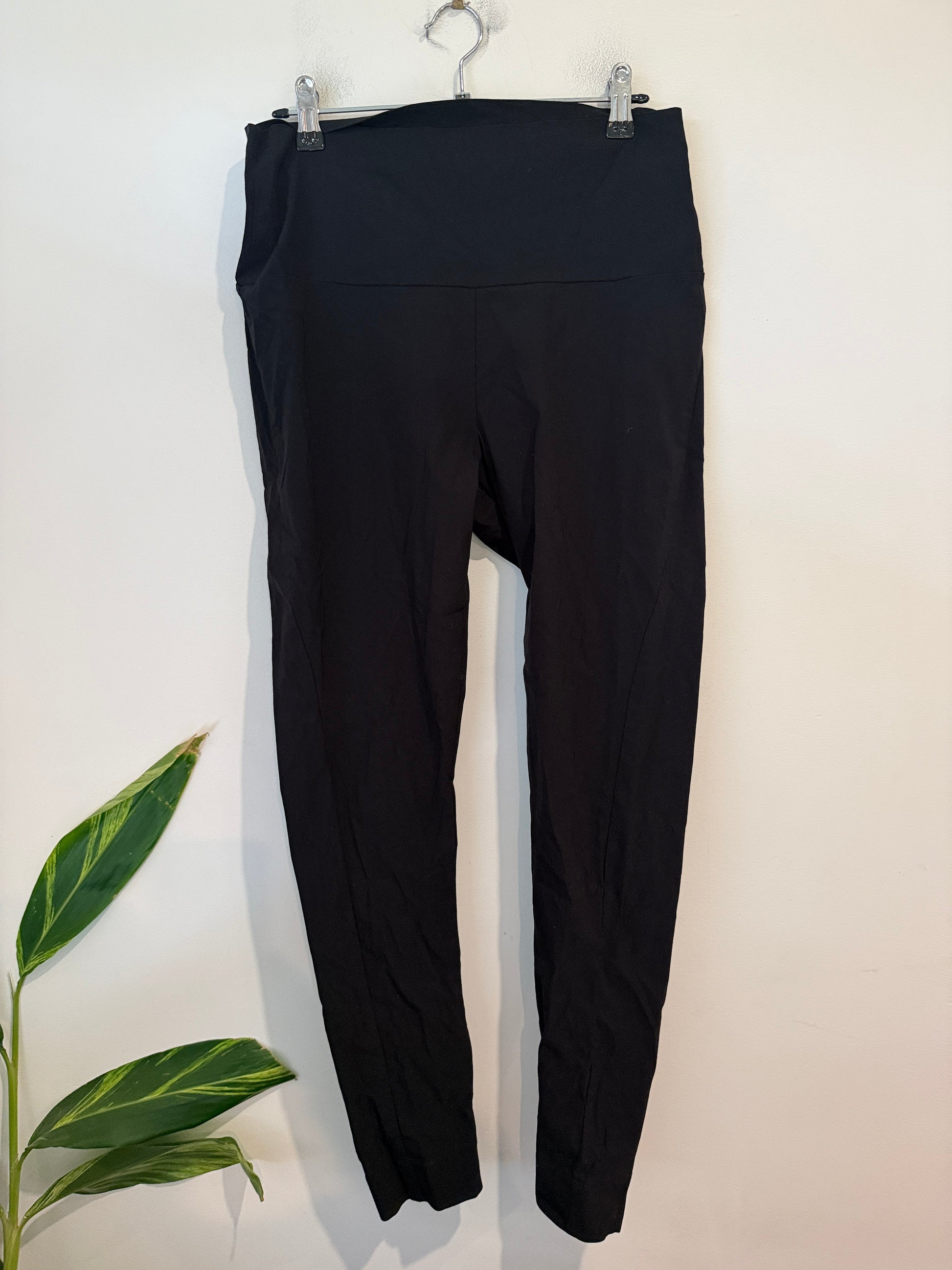 Bread & Butter Moochi Moochi Black Leggings Size 12