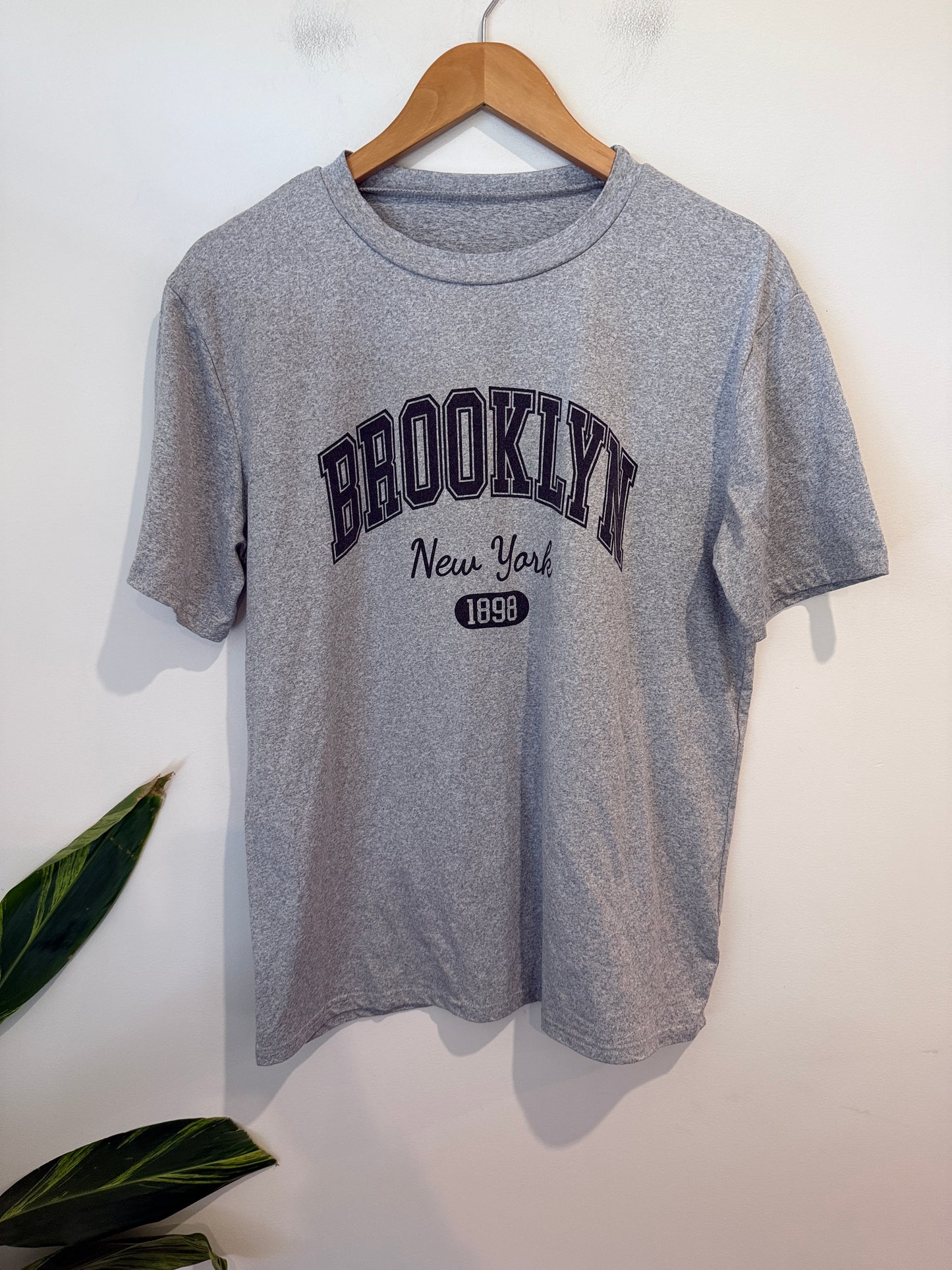 Brand Unknown "Brooklyn New York 1898" Tee Size M