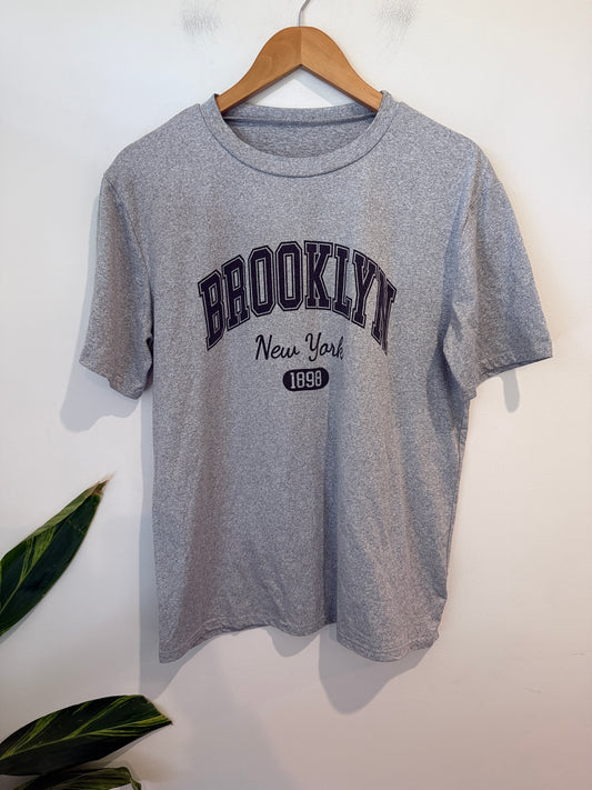 Brand Unknown "Brooklyn New York 1898" Tee Size M