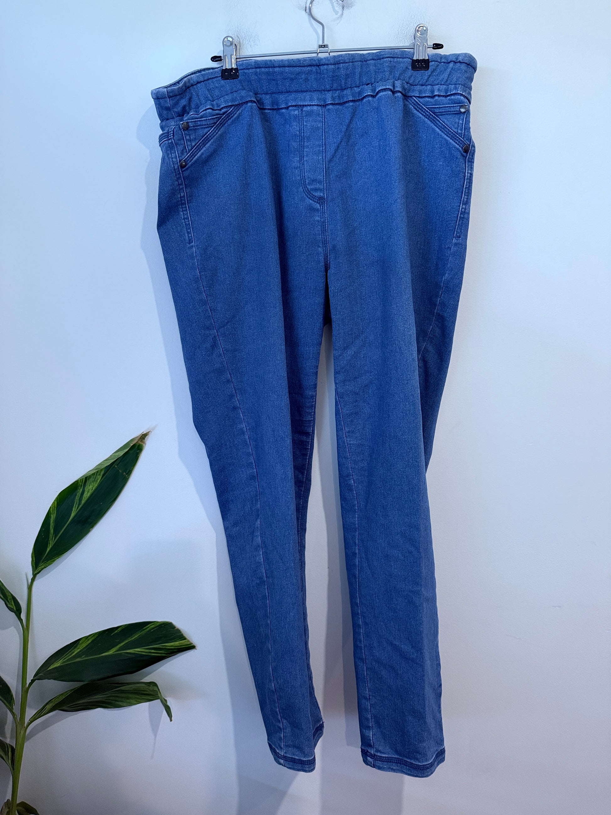 Millers Denim Pull-on Jeggings Size 16