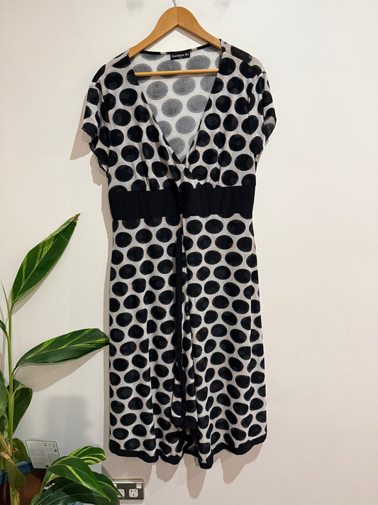 Cordelia St Half-sleeve Knee-length Dress Size 18