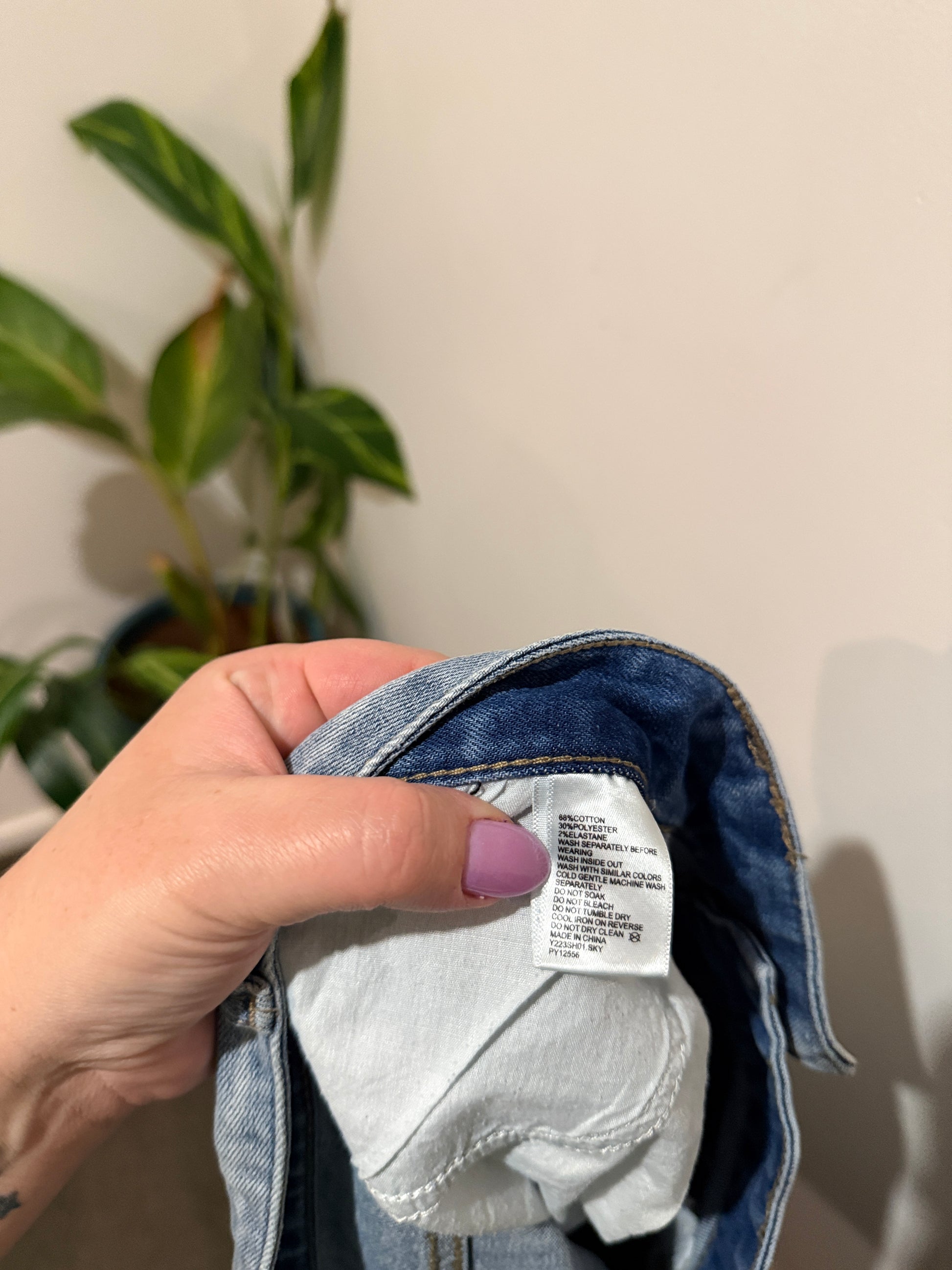 Yd. Distressed Denim Shorts Size 36