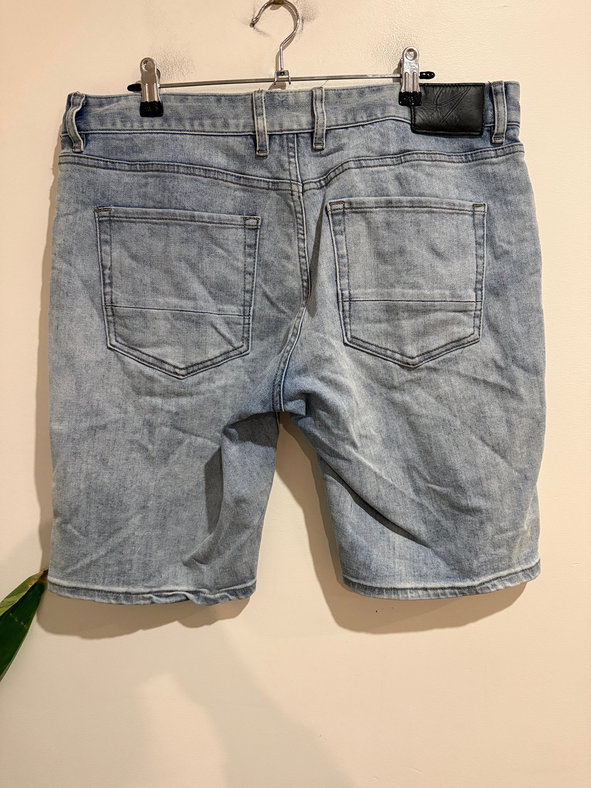 Yd. Distressed Denim Shorts Size 36