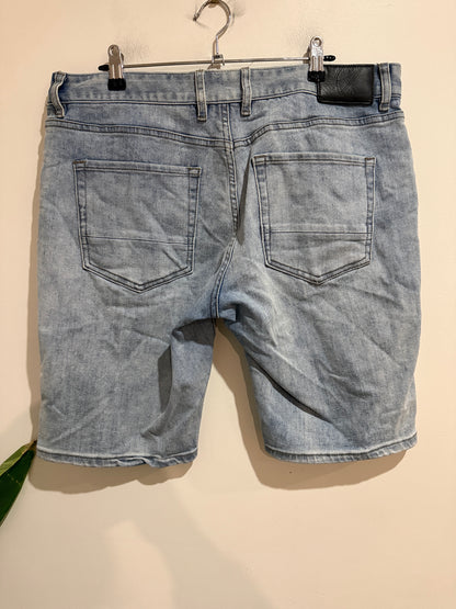 Yd. Distressed Denim Shorts Size 36