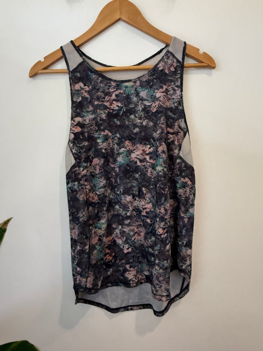 Lululemon Floral Print Tops Size U/Arm to U/Arm 44cm