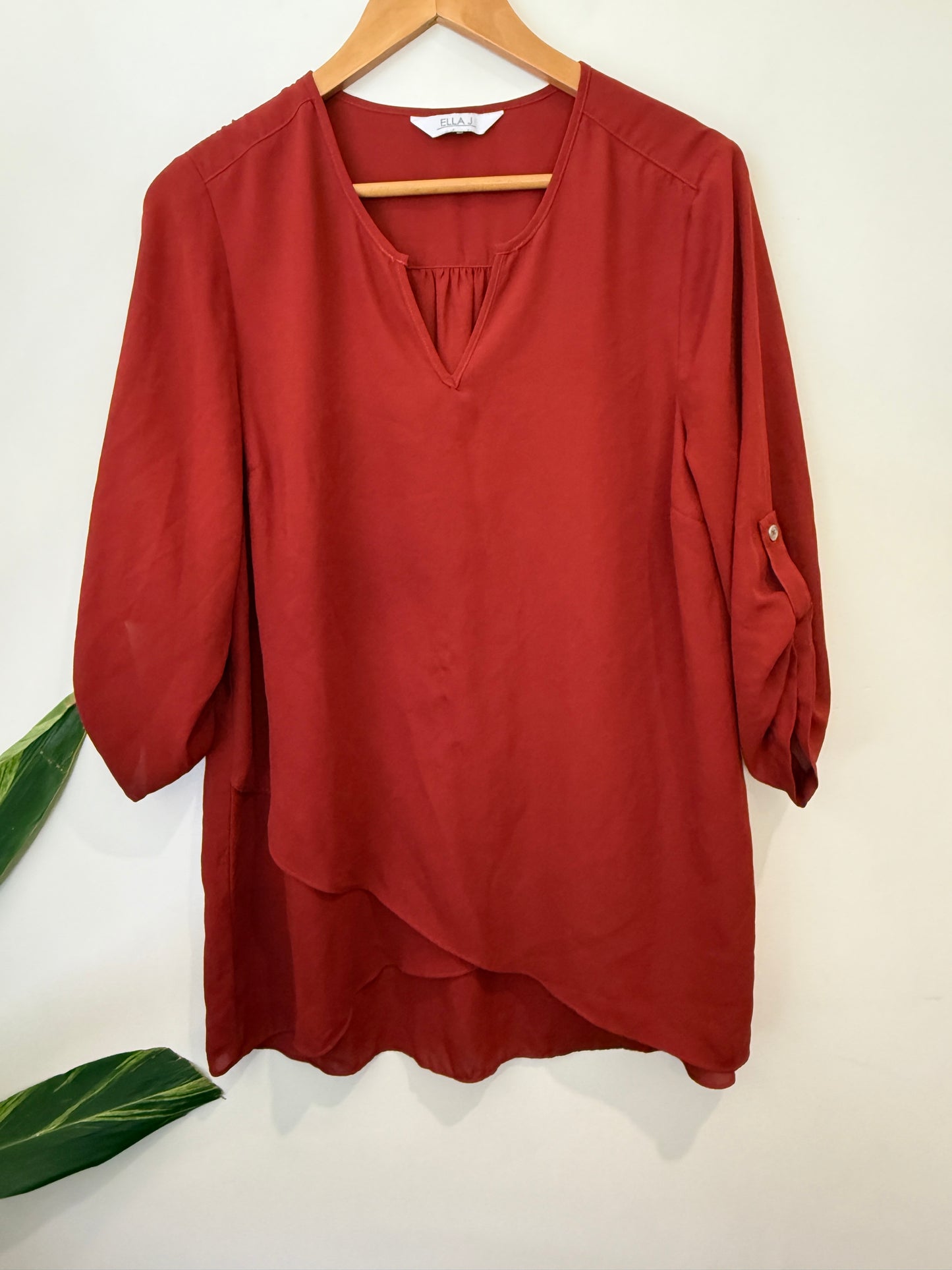 Ella J V-neck Tunic Top Size U/Arm to U/Arm 56cm