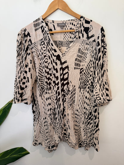 Sussan Animal-print V-neck Shirt Size 16
