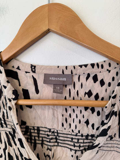 Sussan Animal-print V-neck Shirt Size 16