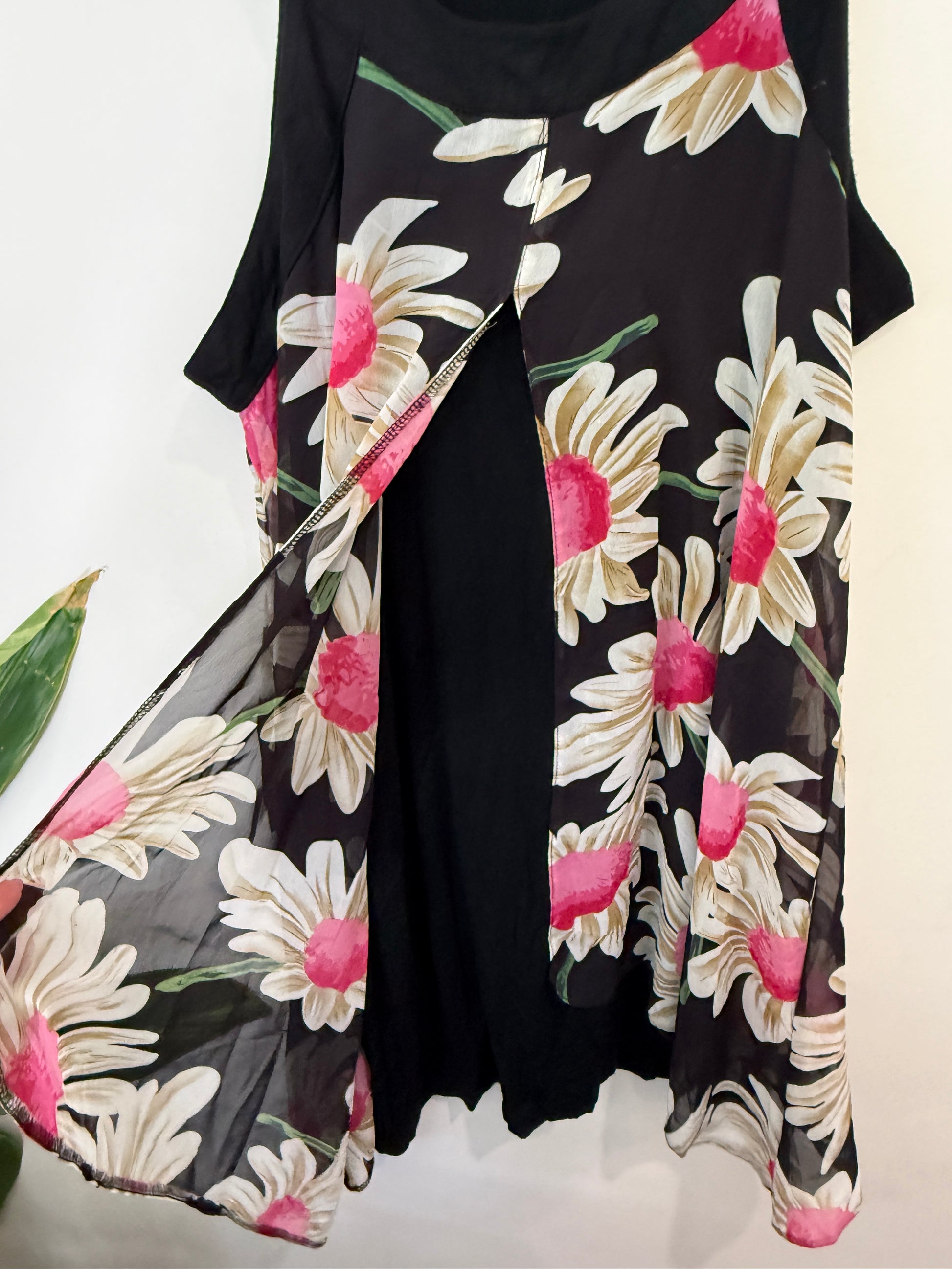 Brand Unknown Floral Sleeveless Tunic Top Size U/Arm to U/Arm 55cm