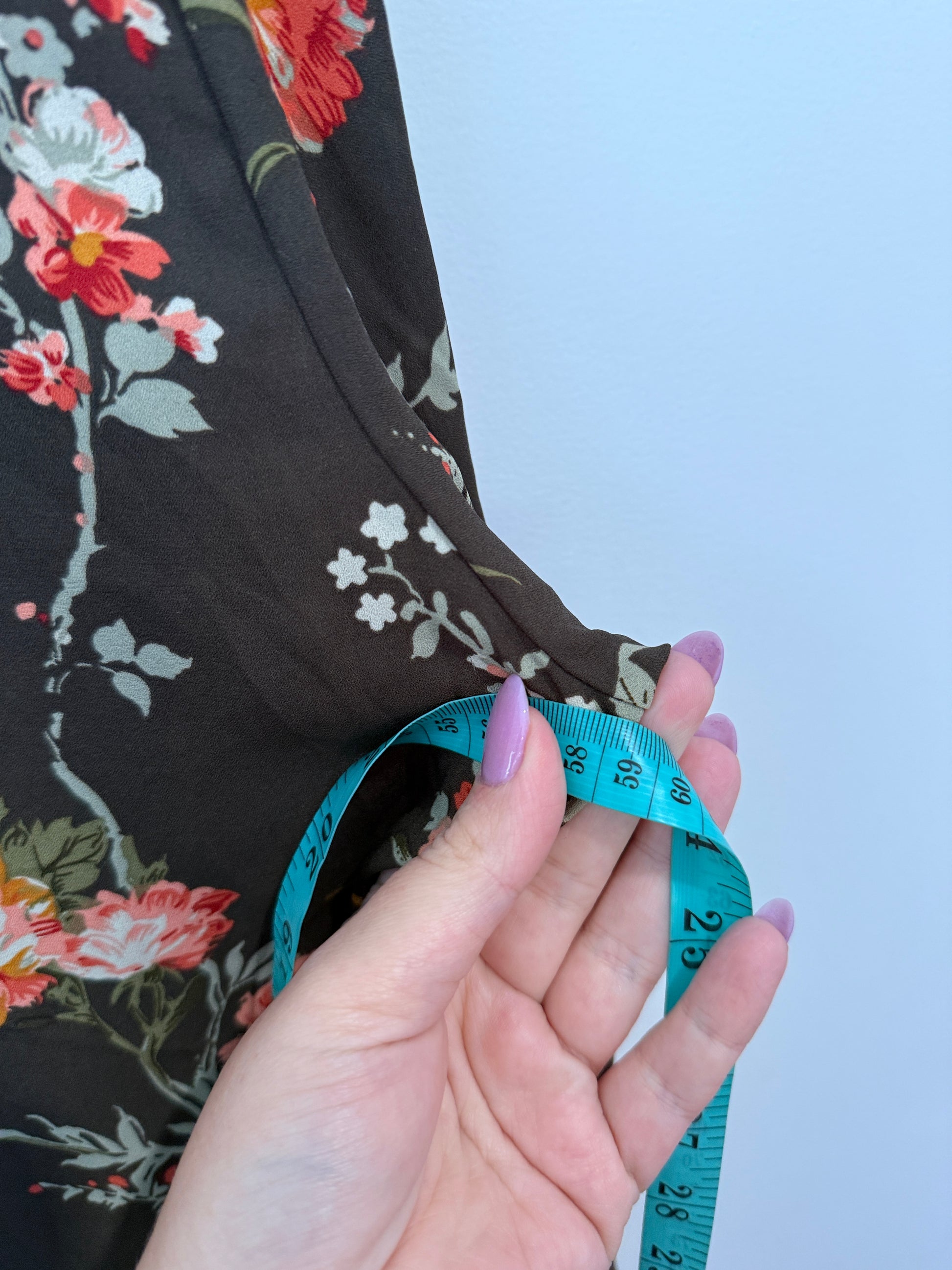Whistle Floral V-neck Shirt Size U/Arm to U/Arm 59cm