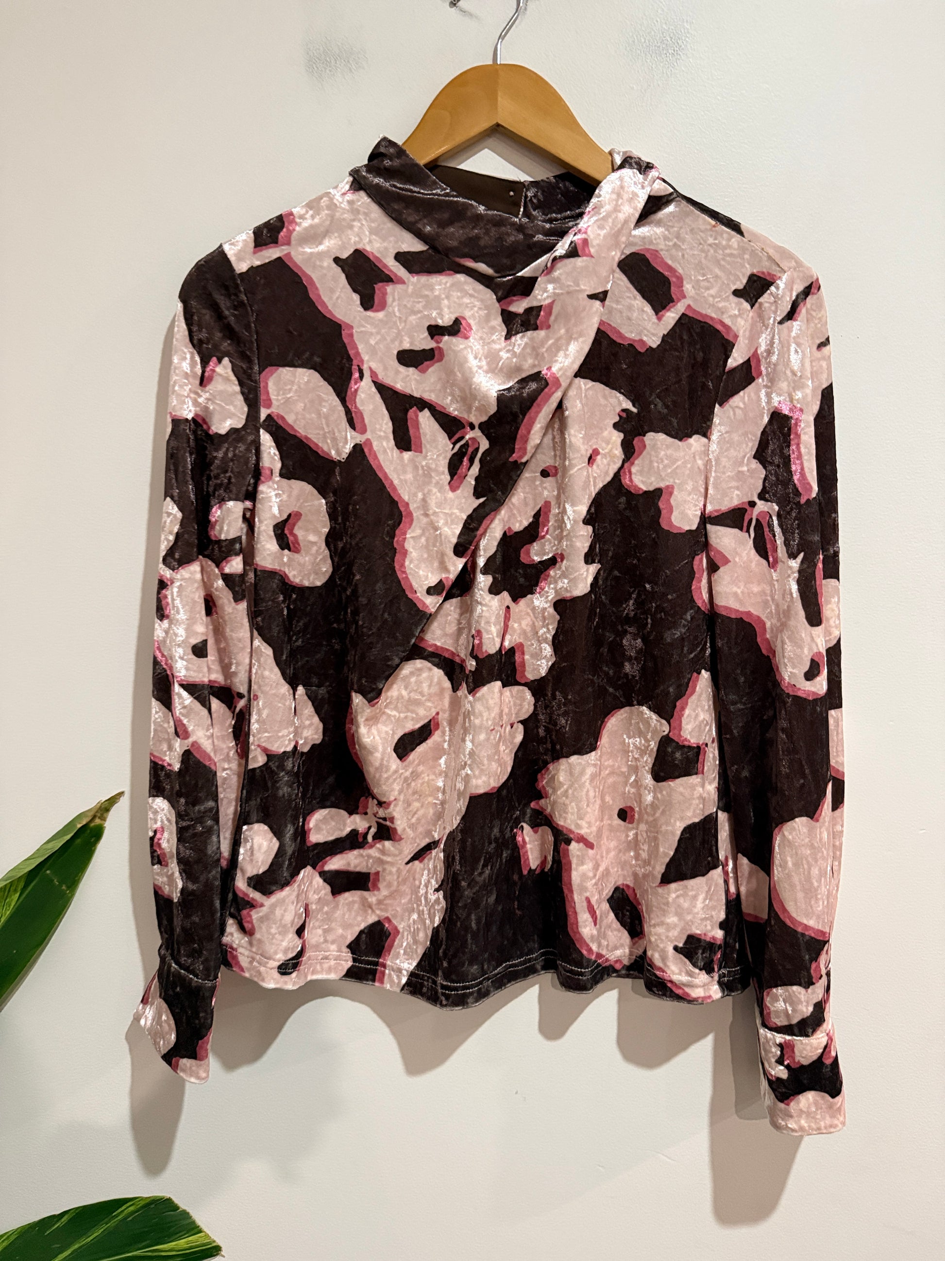Brand Unknown Long-sleeve Mock-neck Top Size XS