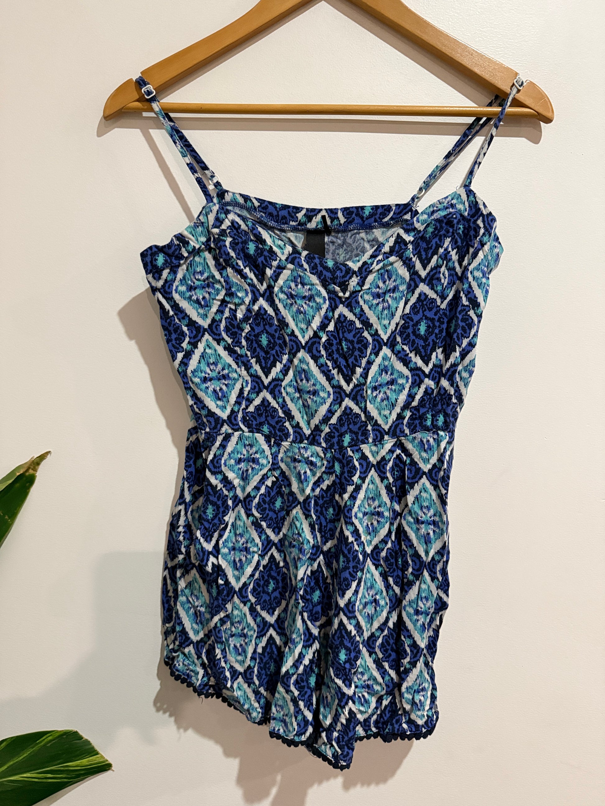 Brand Unknown Size M Viscose Diamond Print Romper