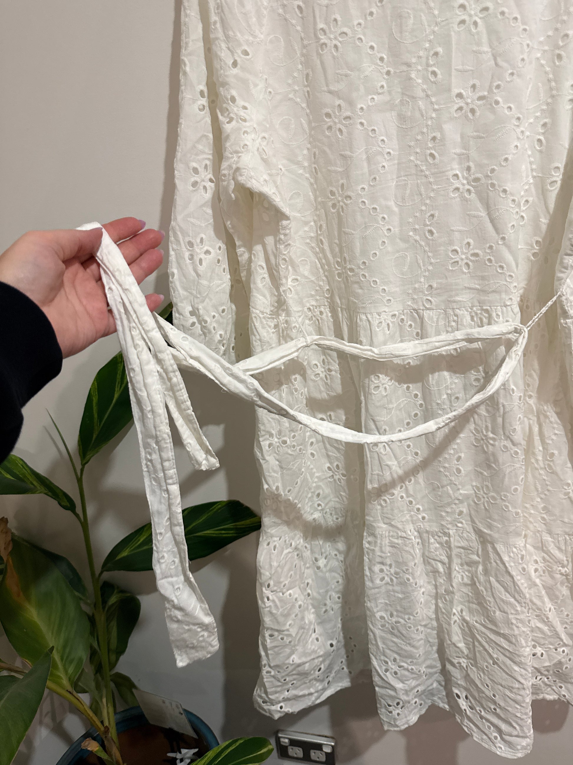 Emerge Size 16 Broderie Tiered Dress