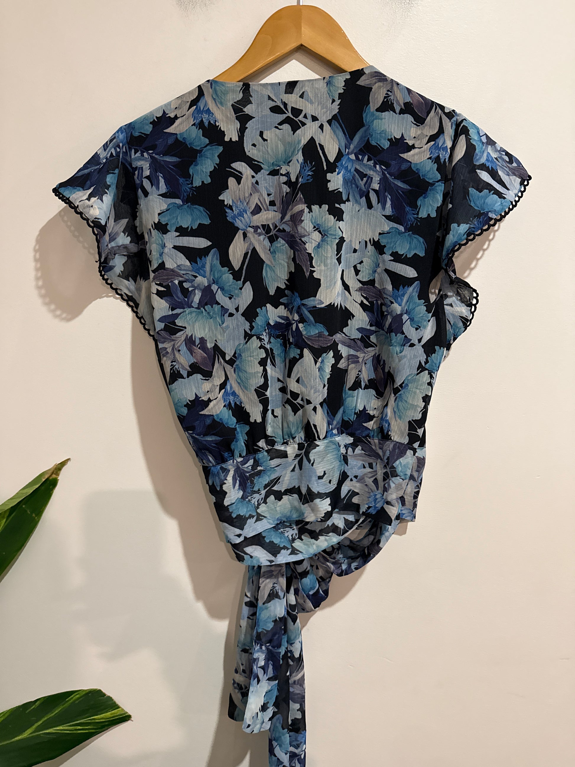 Portmans Size 12 Floral Wrap Top