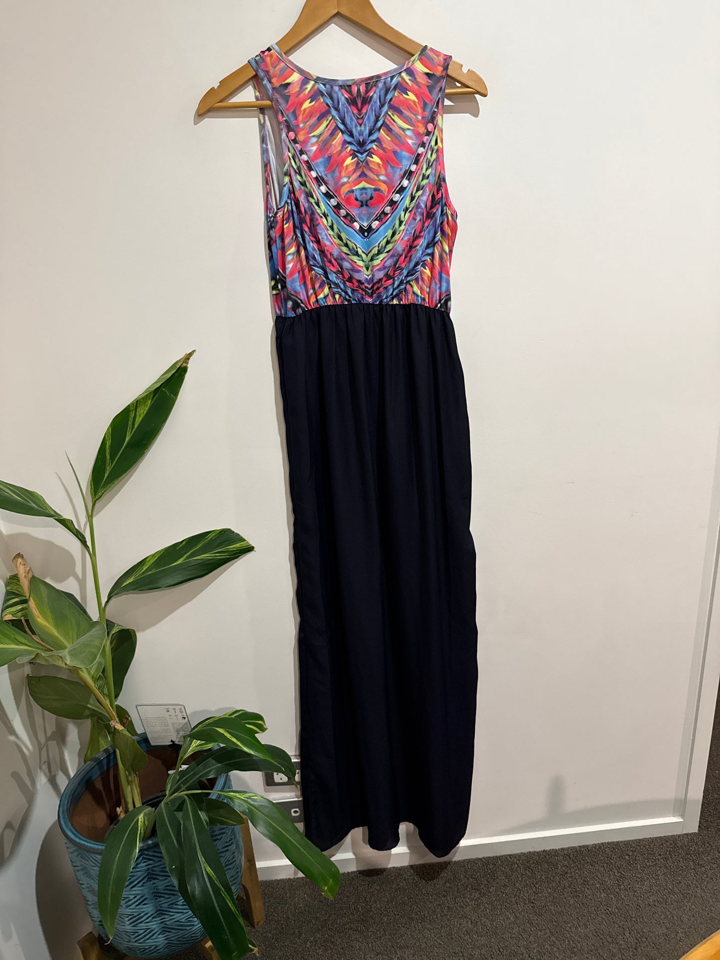 Brand Unknown Size U/Arm to U/Arm 39cm Sleeveless Dress