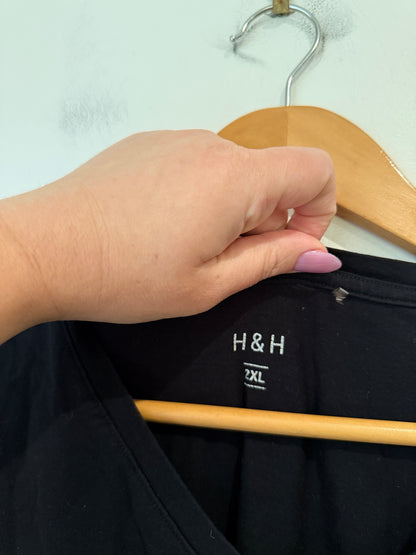 H & H Long-sleeve V-neck T-shirt Size 2XL