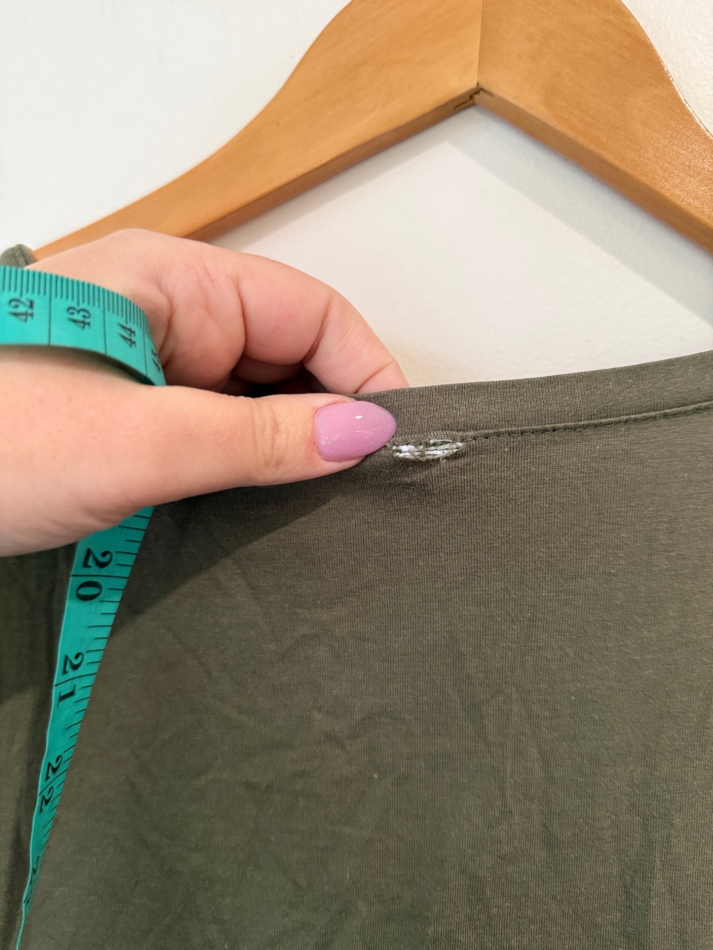 Brand Unknown Sleeveless Tank Top Size U/Arm to U/Arm 56cm