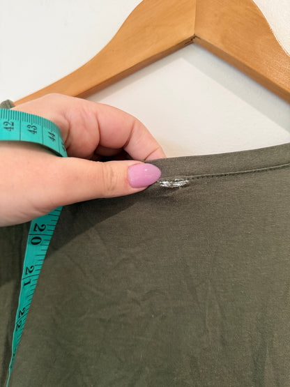 Brand Unknown Sleeveless Tank Top Size U/Arm to U/Arm 56cm