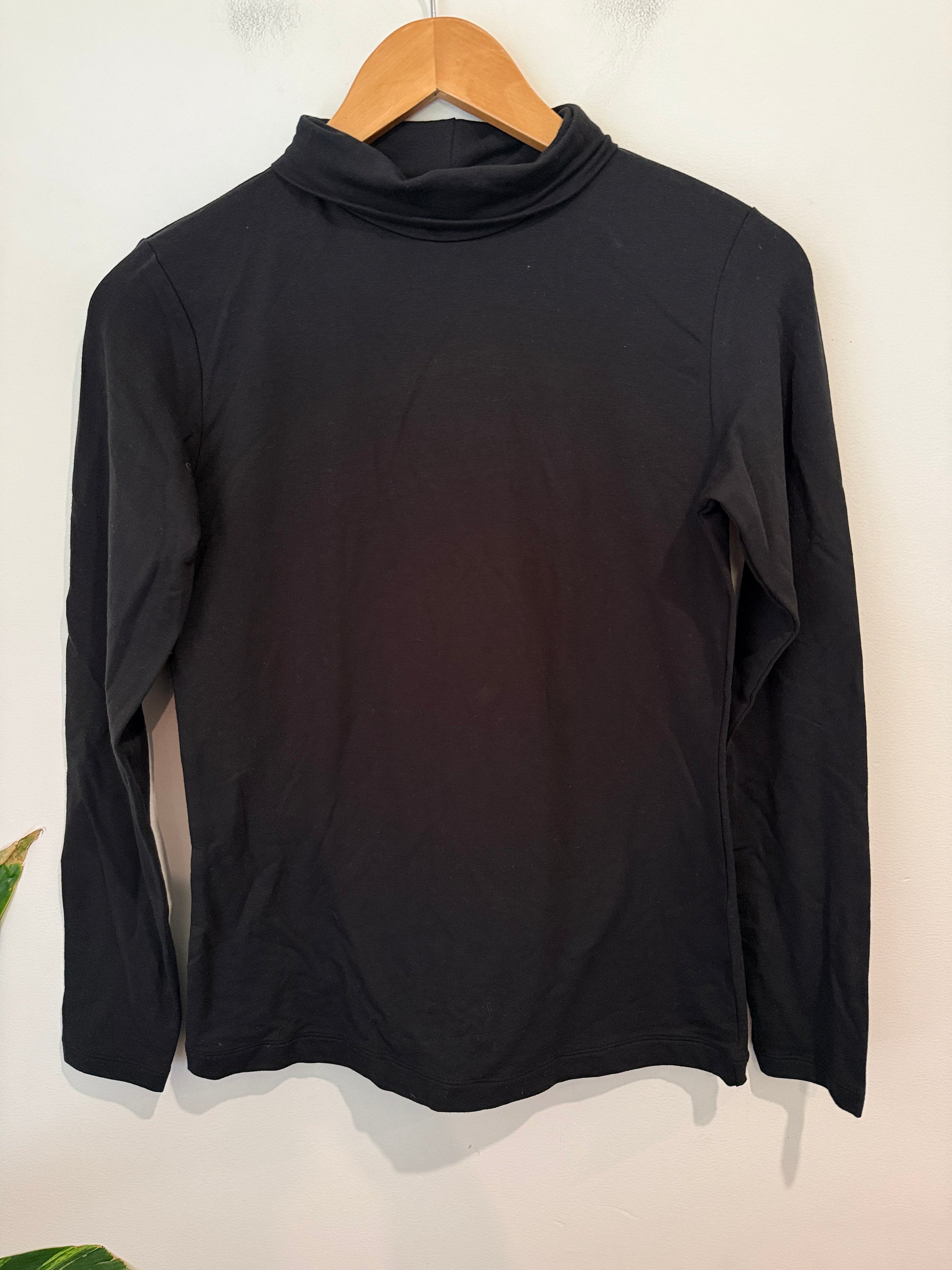 Uniqlo Turtleneck Long-sleeve Top Size M