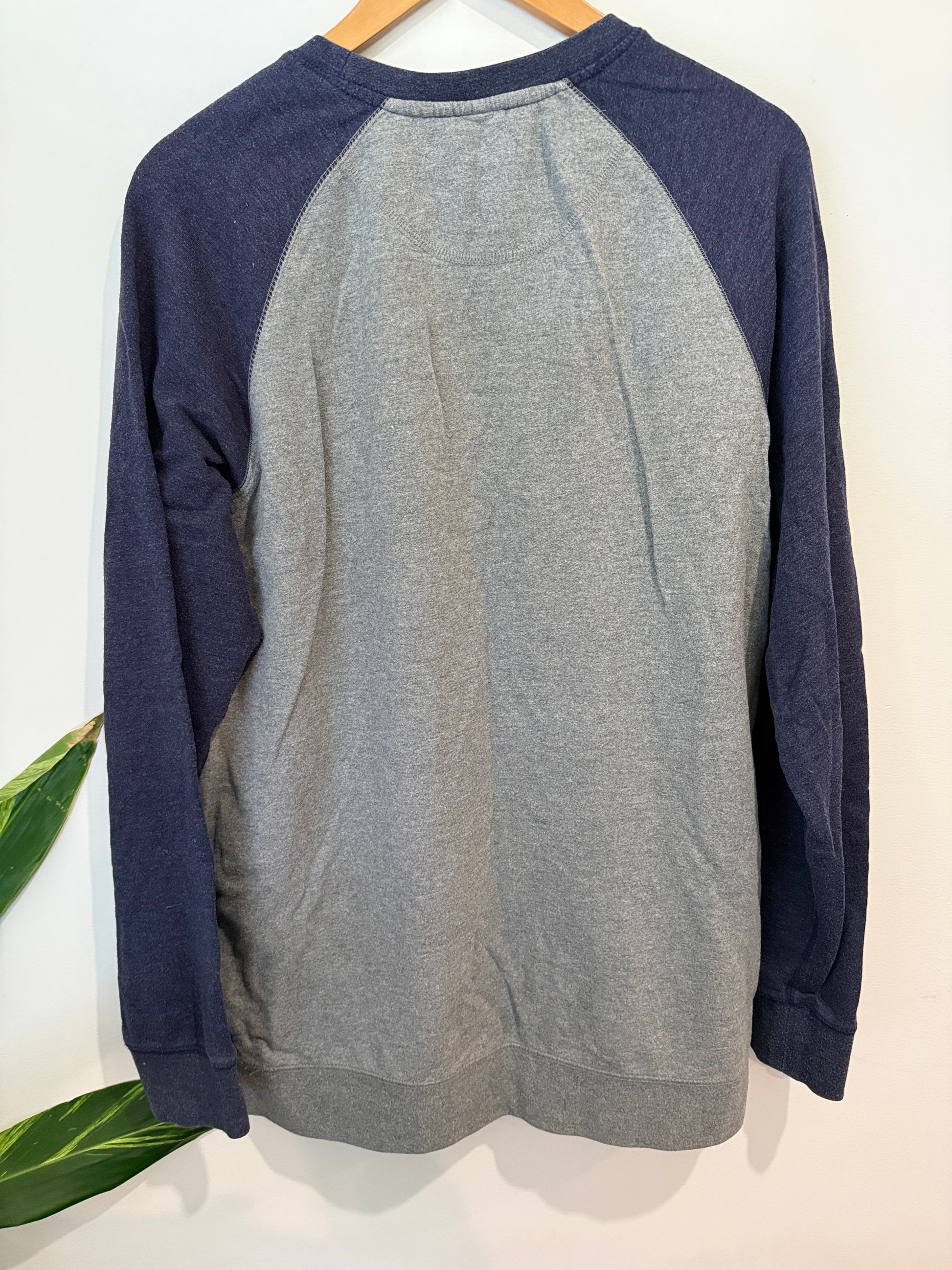 Brand Unknown Raglan-sleeve Crewneck Sweatshirt Size XL | U/Arm to U/Arm 60cm