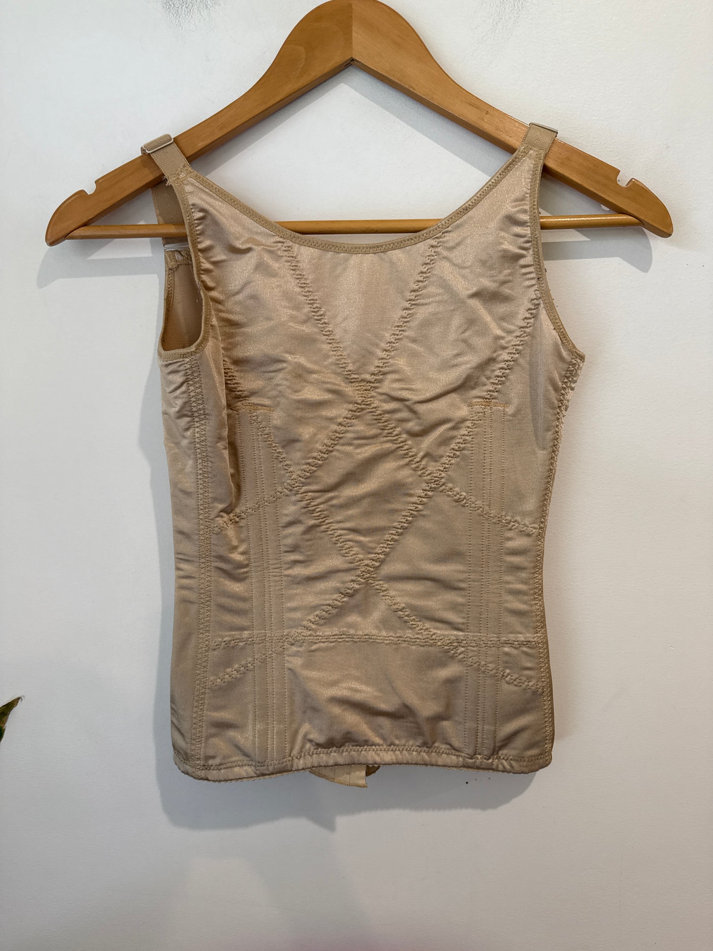 Sleeveless Shaping Camisole Size U/Arm to U/Arm 34cm