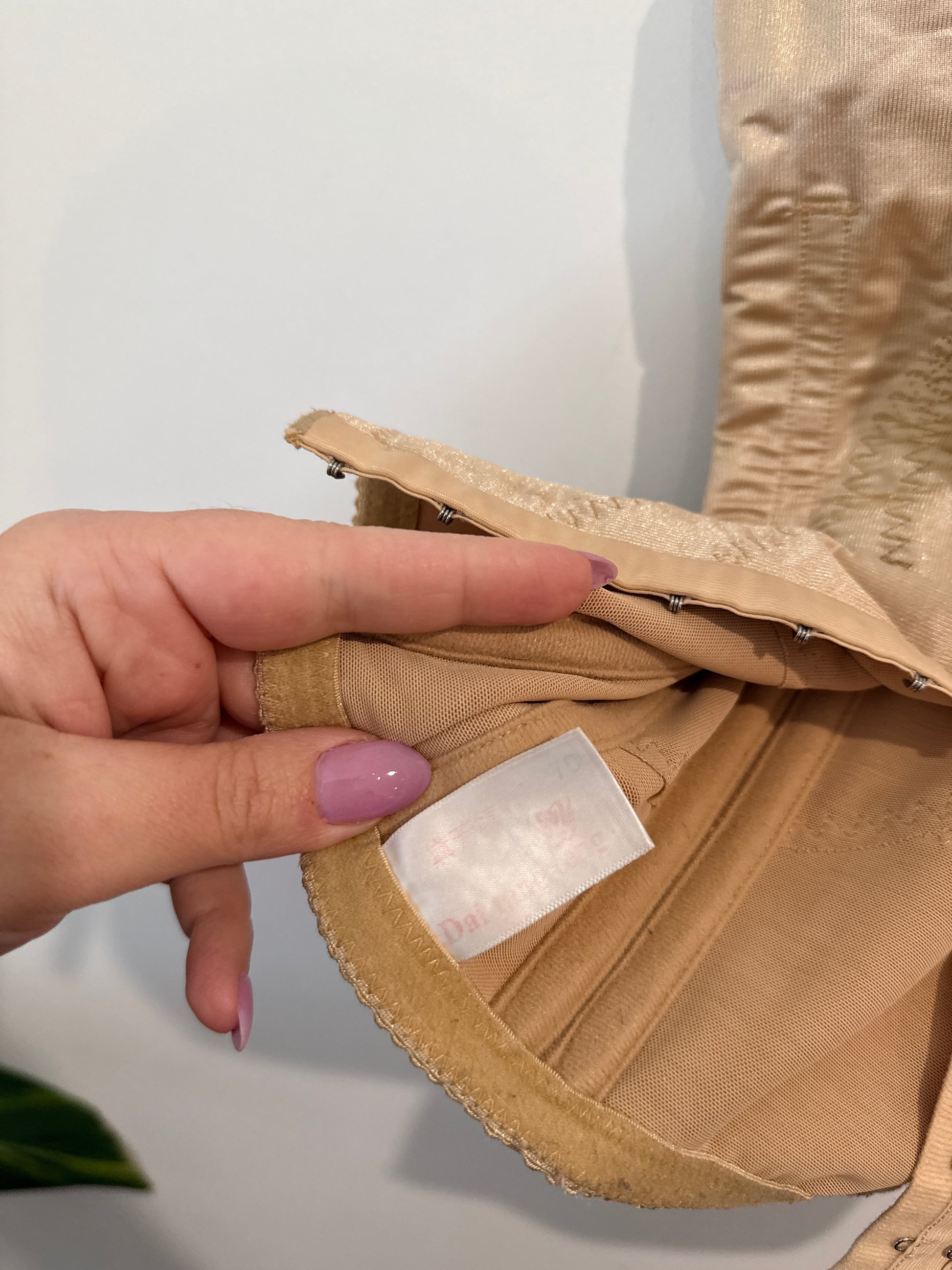 Sleeveless Shaping Camisole Size U/Arm to U/Arm 34cm