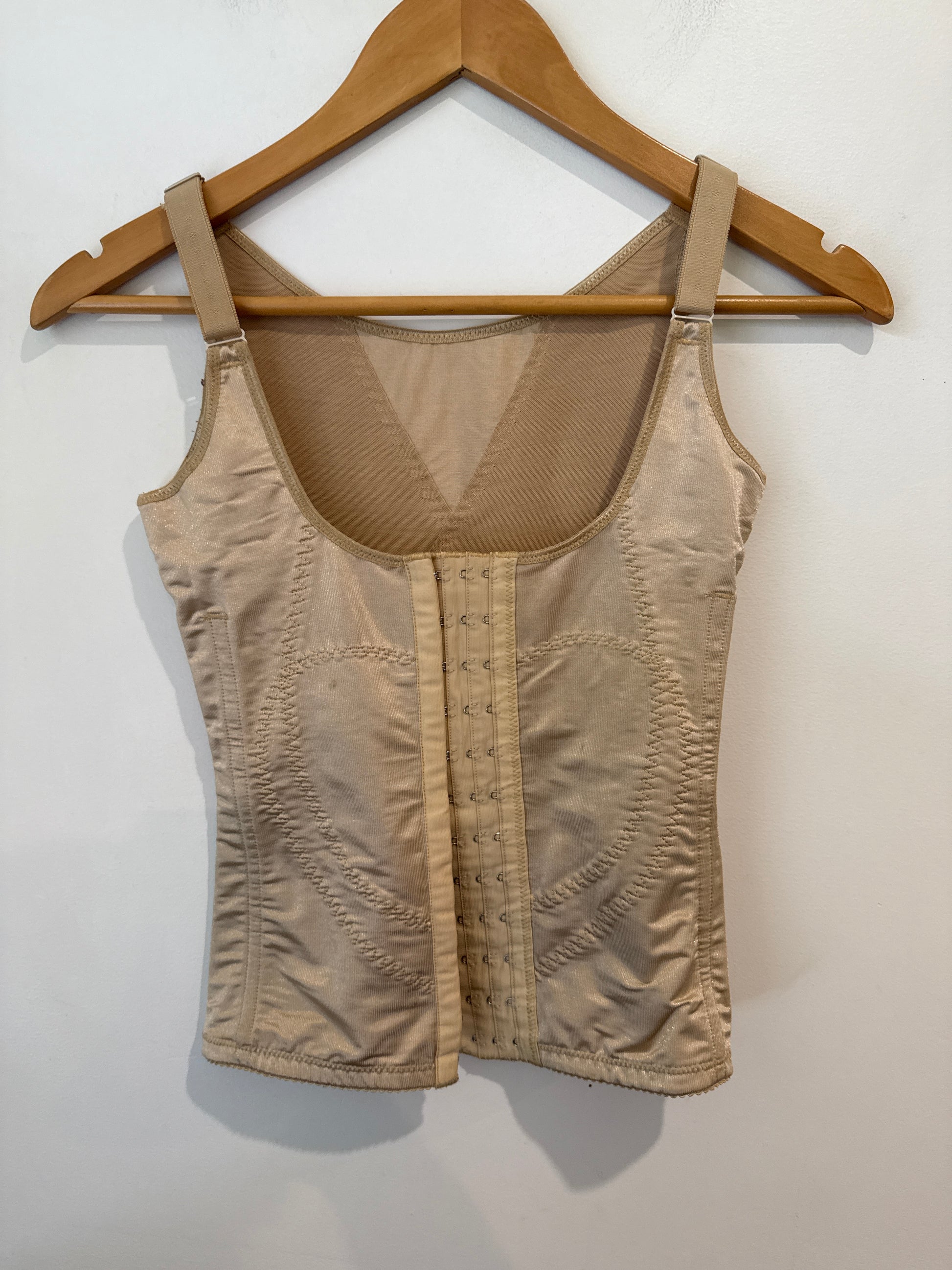 Sleeveless Shaping Camisole Size U/Arm to U/Arm 34cm