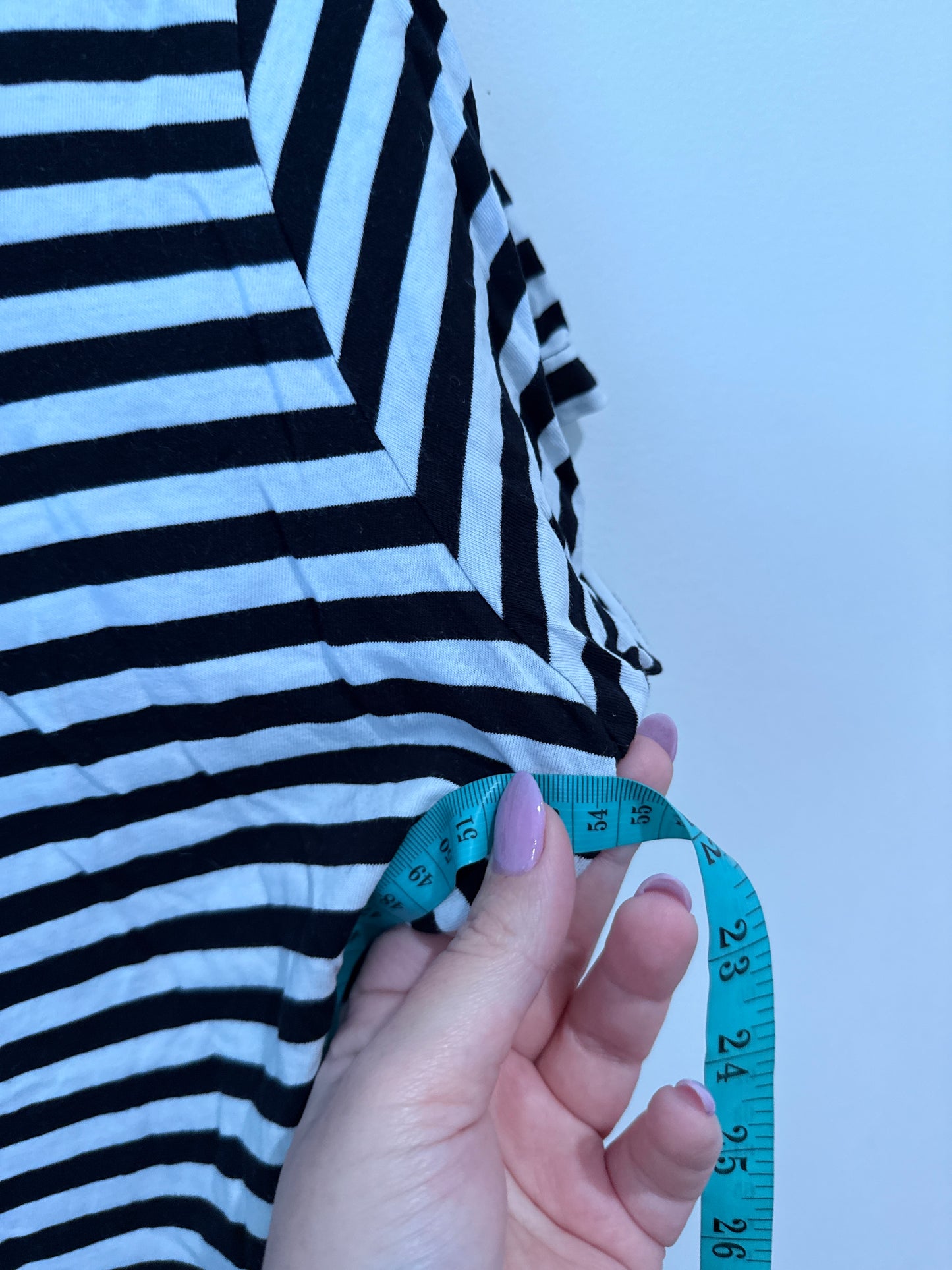 Brand Unknown Size L | U/Arm to U/Arm 54cm Striped Tee