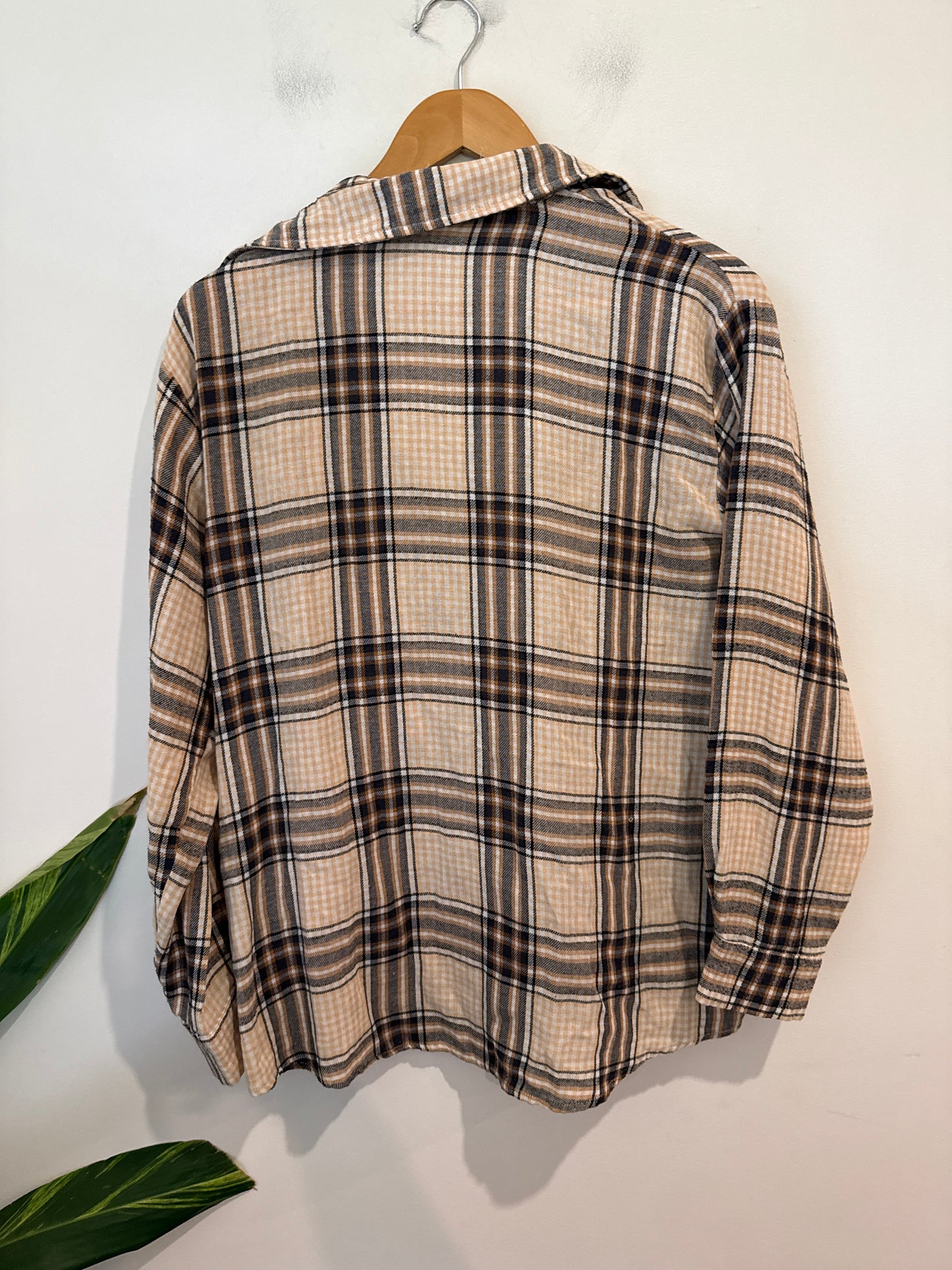 Reverse Size M Plaid Flannel Shirt