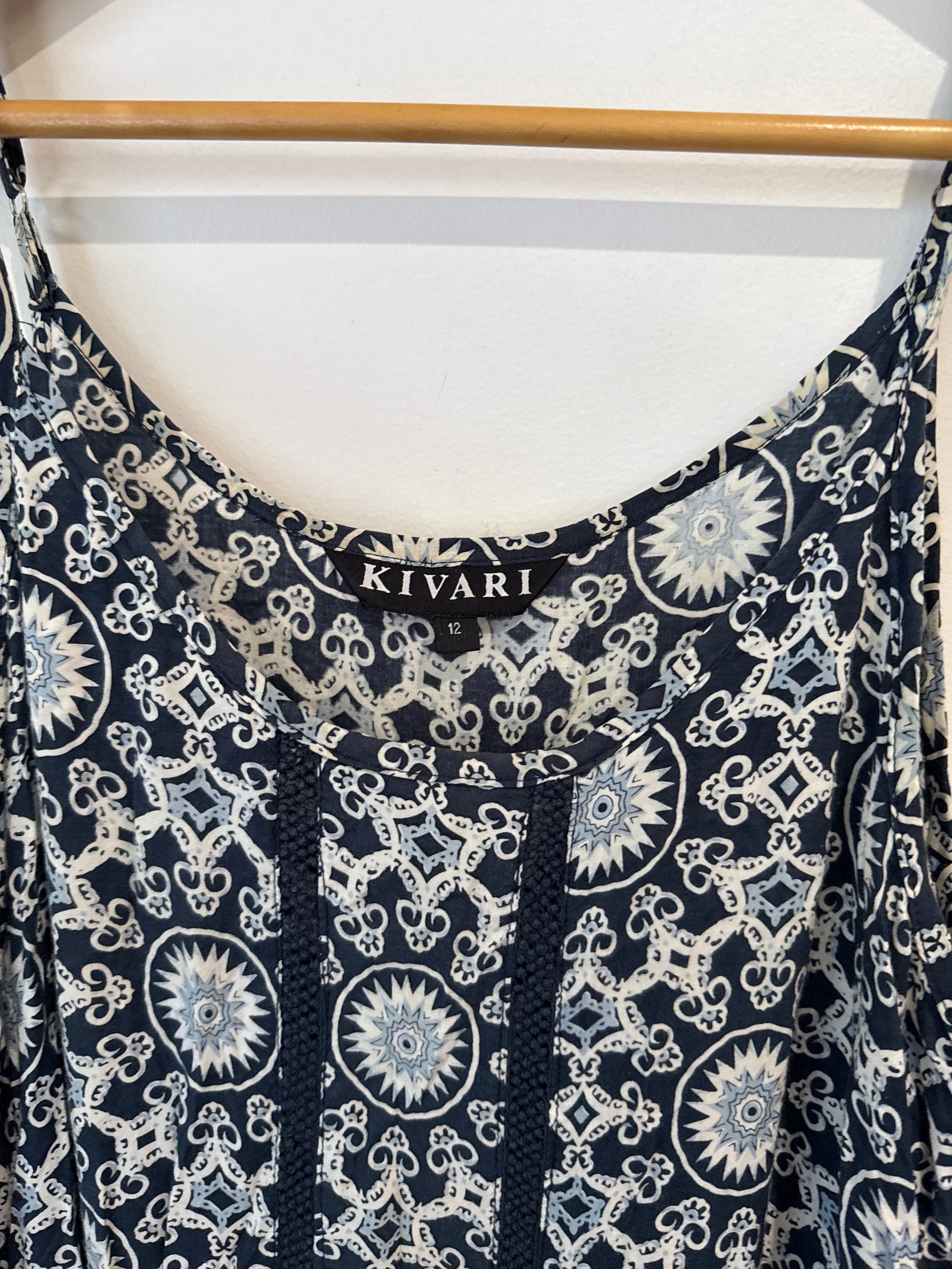 Kivari Size 12 Sleeveless Dress