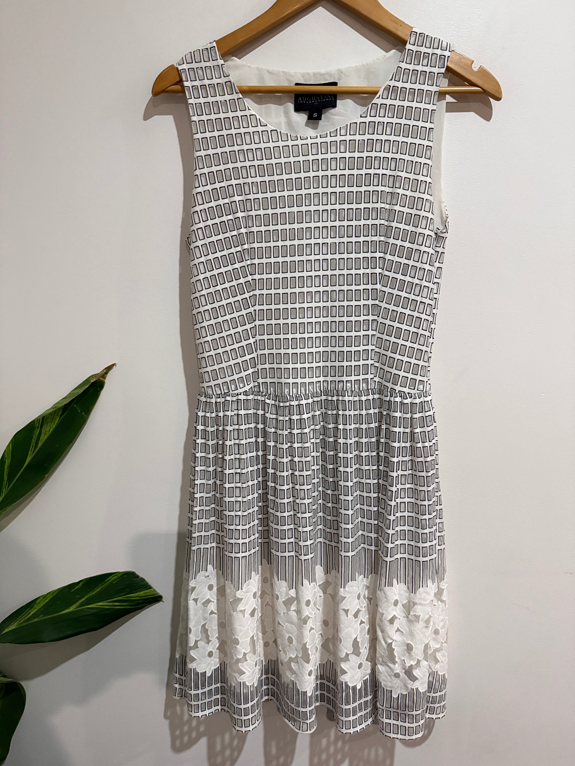 Augustine Size S Geometric Print Dress