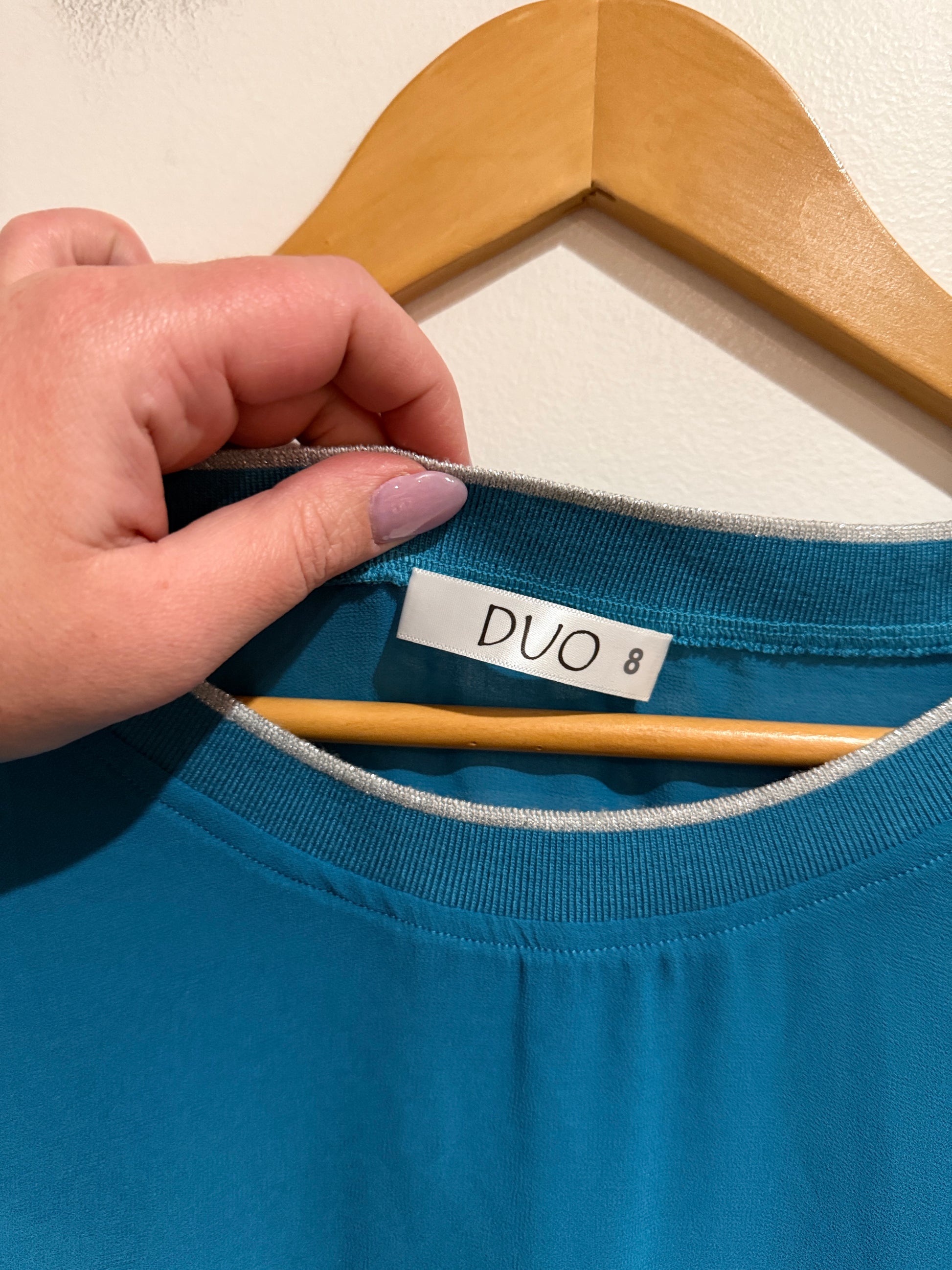 DUO Size 8 Layered Arrow Top