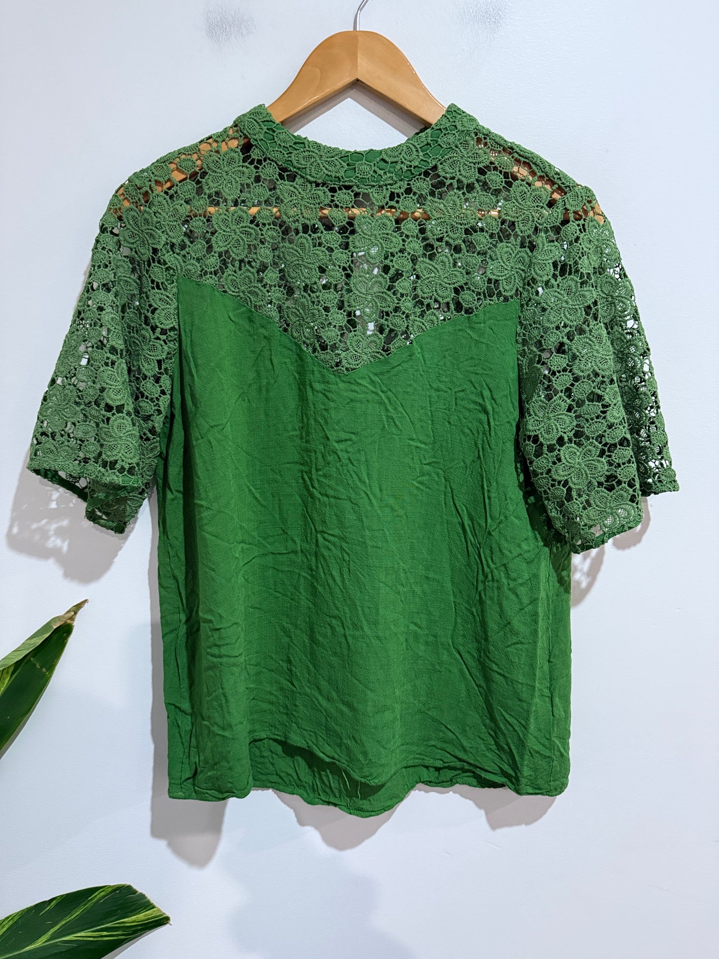 Gloss by Shine On Size 12 Green Crochet Lace Top